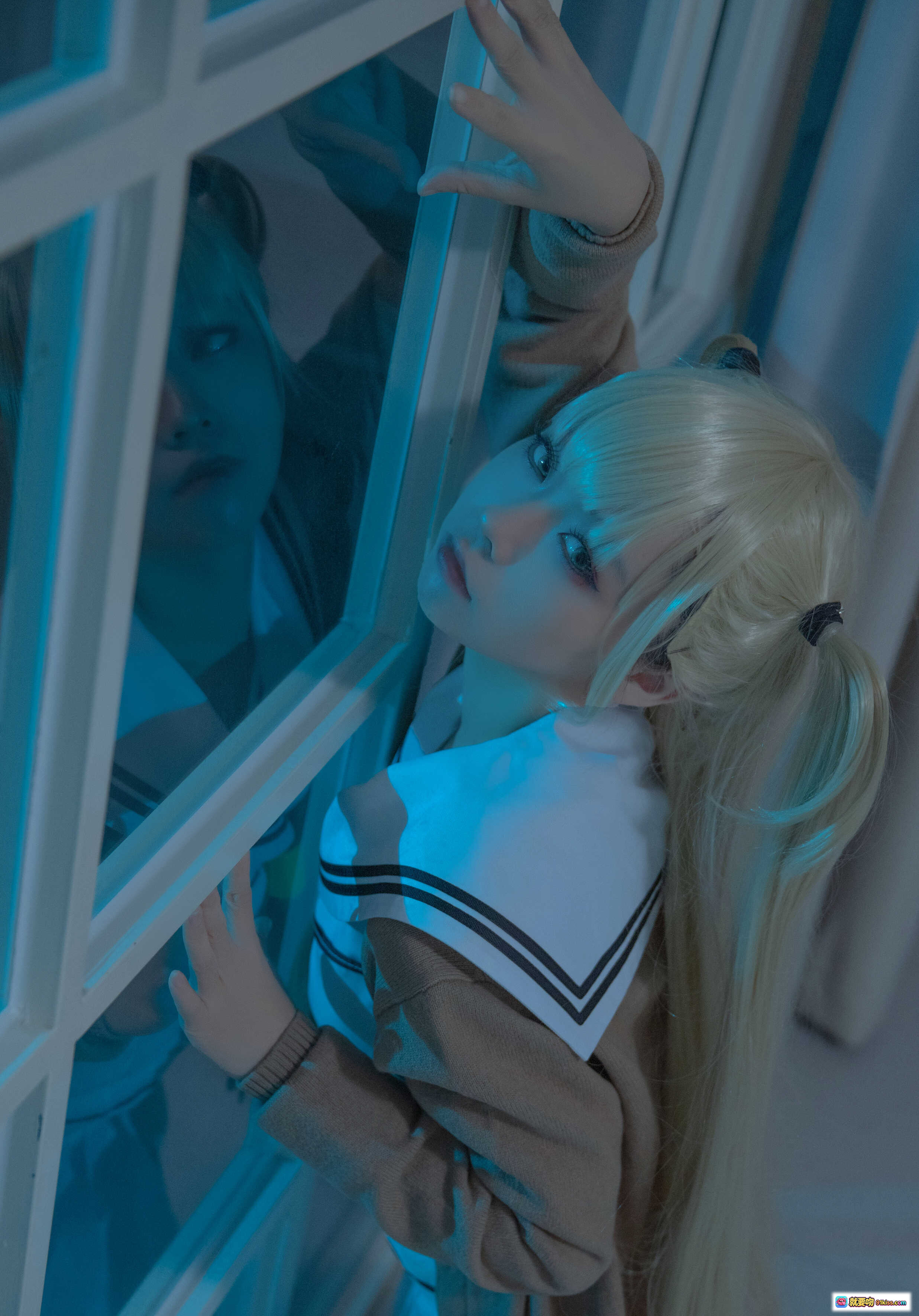 图片[7] - G44不会受伤 NO.052 万华镜姐弟花 Cosplay 白色校服 绿色长袜 金发少女 床上姿势 31P高清图集 - 就要吻