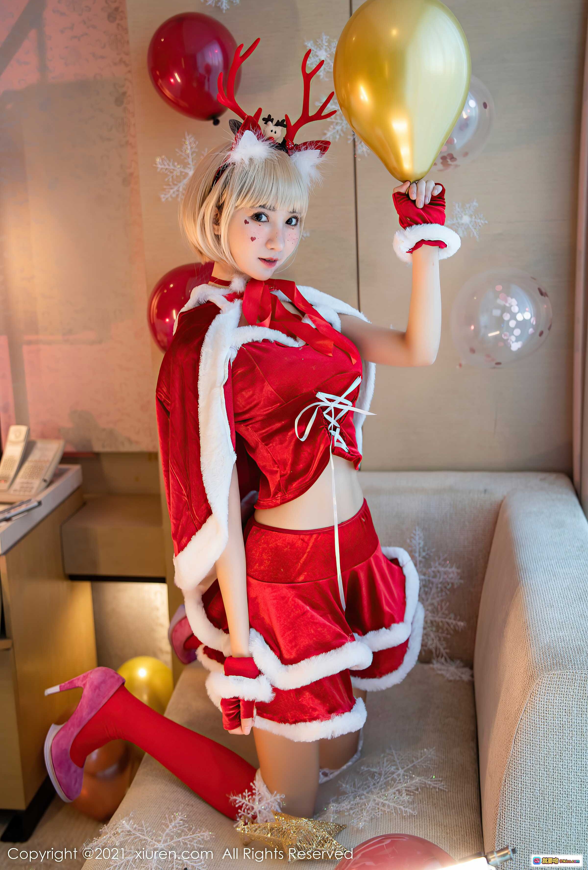 图片[8] - 小果冻儿圣诞写真｜红白毛绒圣诞装+鹿角发饰+雪景氛围感｜XiuRen秀人网No.4300性感美图 - 就要吻