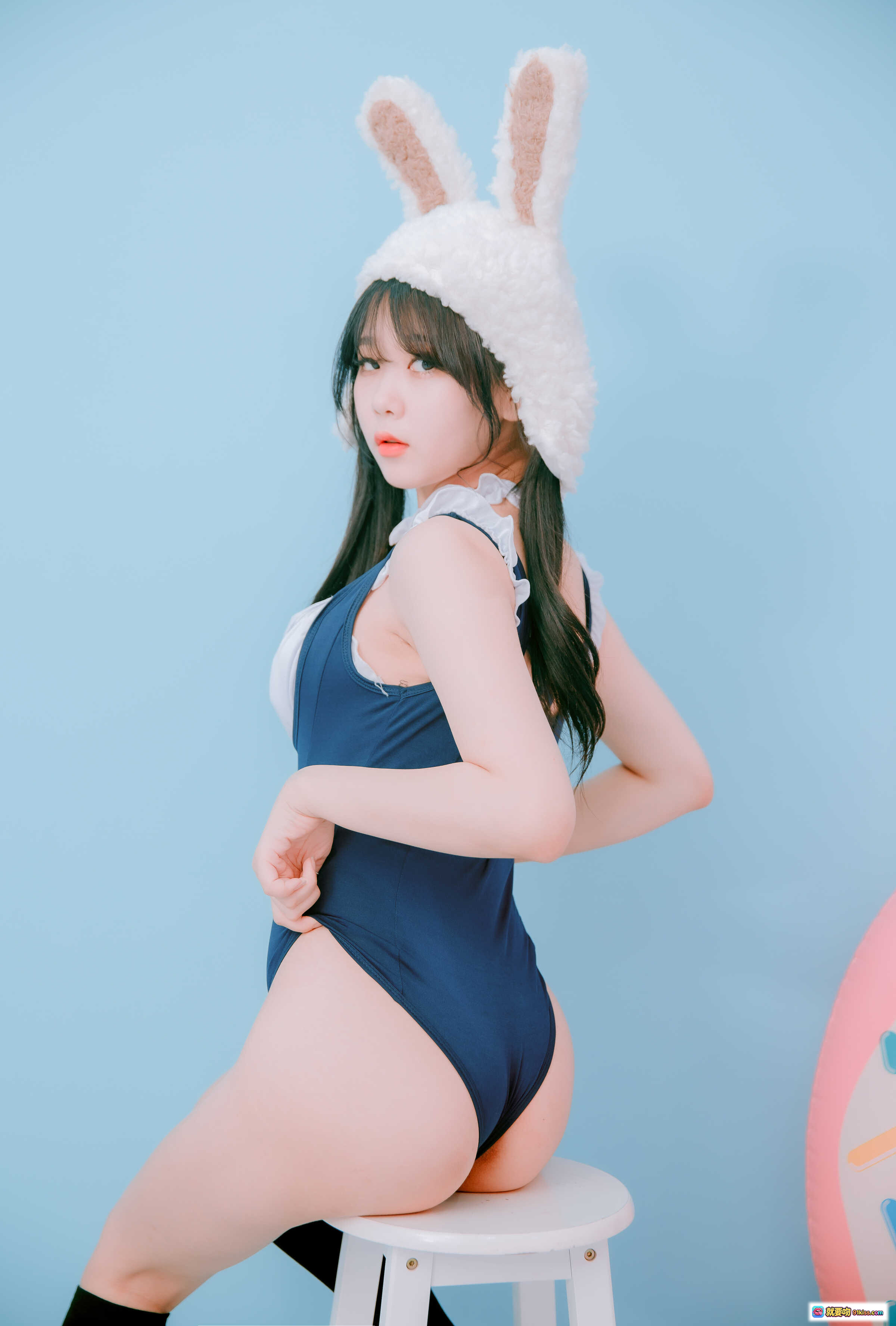 图片[3] - 韩国妹子ZIA NO.011兔耳泳装写真 | JOApictures 21年1月刊 | 蓝白连体泳衣+粉色购物车背景 | 53P高清图集 - 就要吻