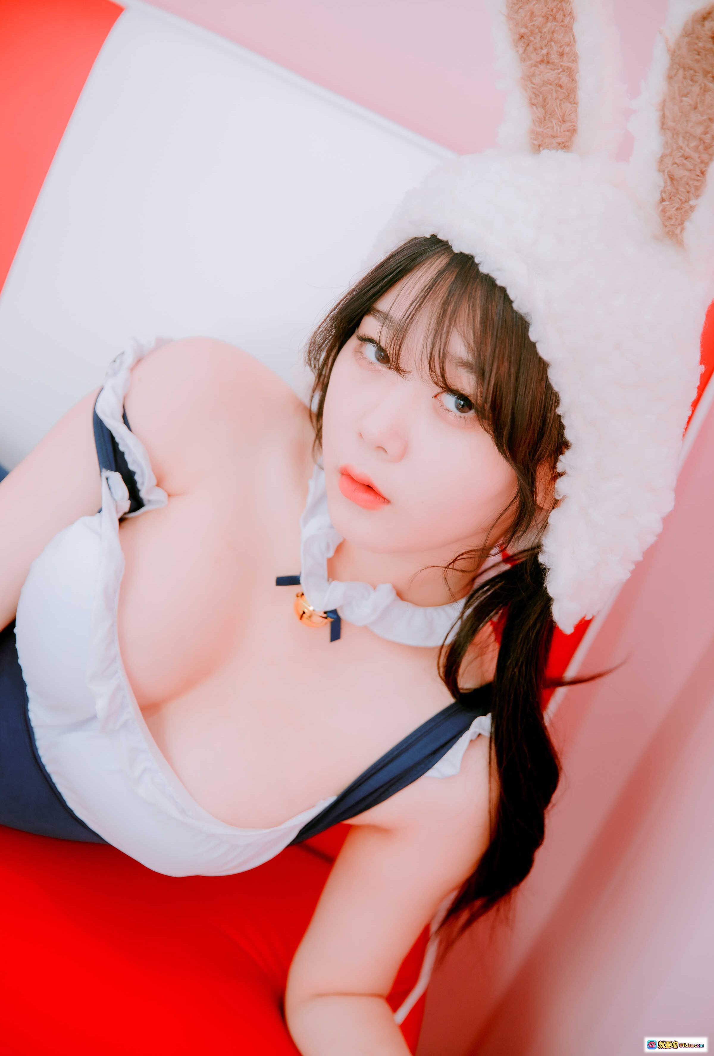 图片[7] - 韩国妹子ZIA NO.011兔耳泳装写真 | JOApictures 21年1月刊 | 蓝白连体泳衣+粉色购物车背景 | 53P高清图集 - 就要吻