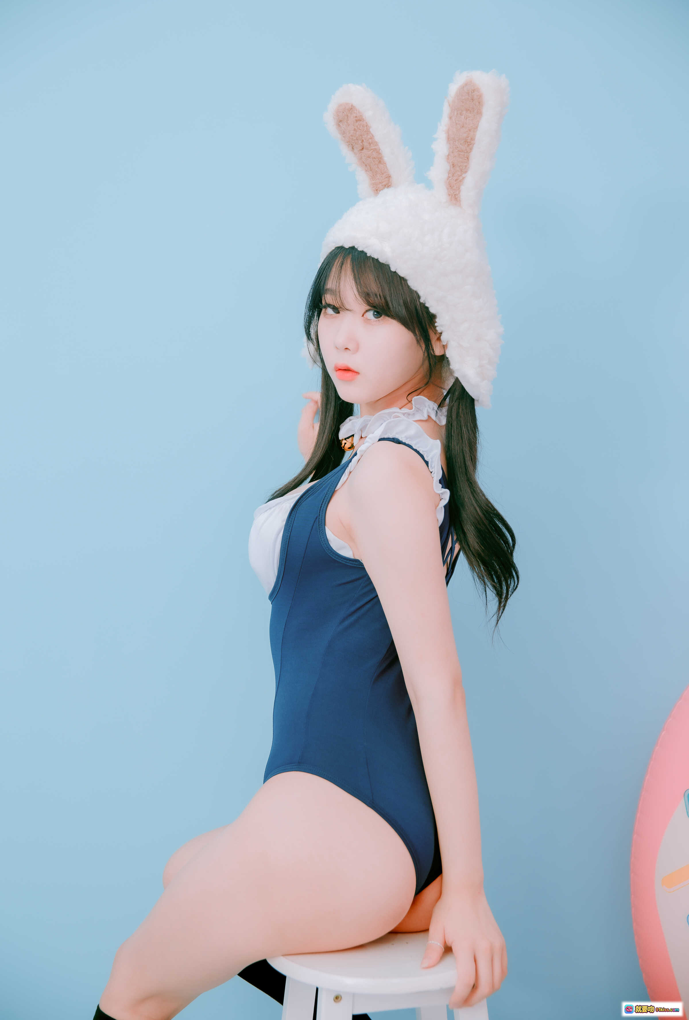 图片[5] - 韩国妹子ZIA NO.011兔耳泳装写真 | JOApictures 21年1月刊 | 蓝白连体泳衣+粉色购物车背景 | 53P高清图集 - 就要吻