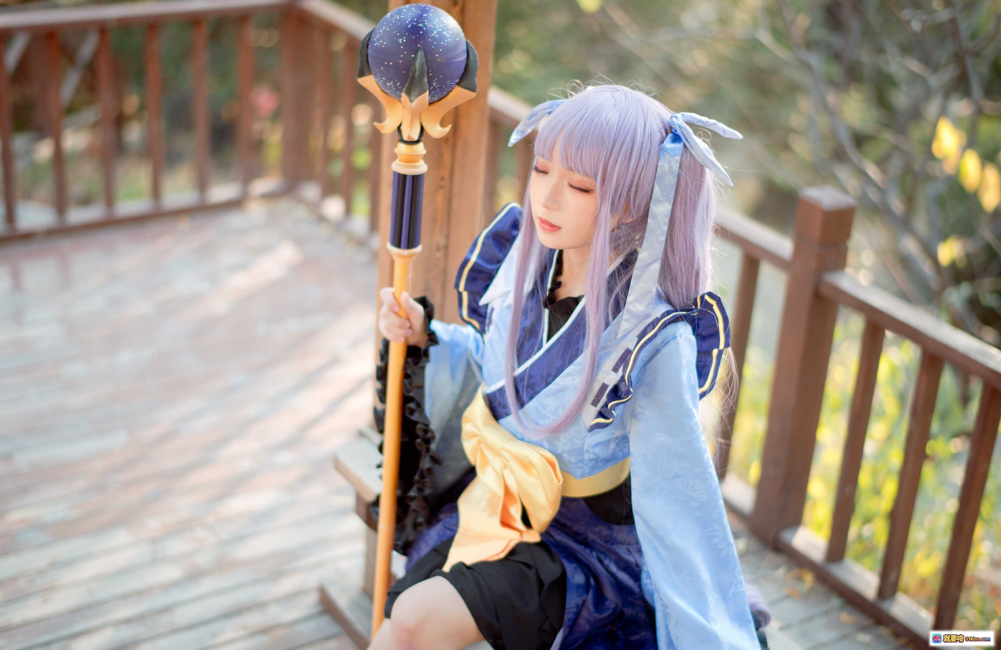 图片[1] - 花柒Hana镜华cos正片 | 小仓唯角色扮演 | 紫发法师杖造型 | 户外木台写真 | 18P高清美图 - 就要吻