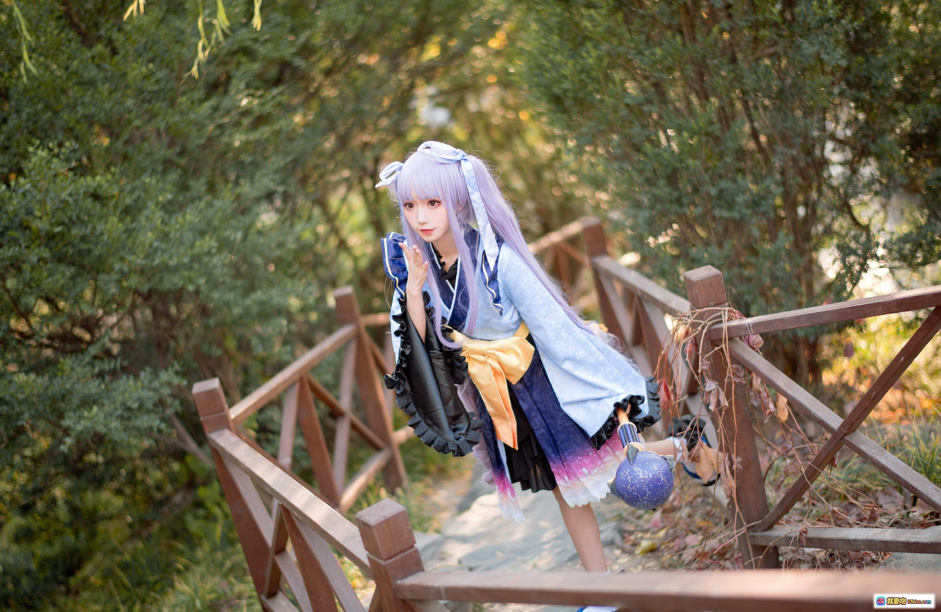 图片[2] - 花柒Hana镜华cos正片 | 小仓唯角色扮演 | 紫发法师杖造型 | 户外木台写真 | 18P高清美图 - 就要吻