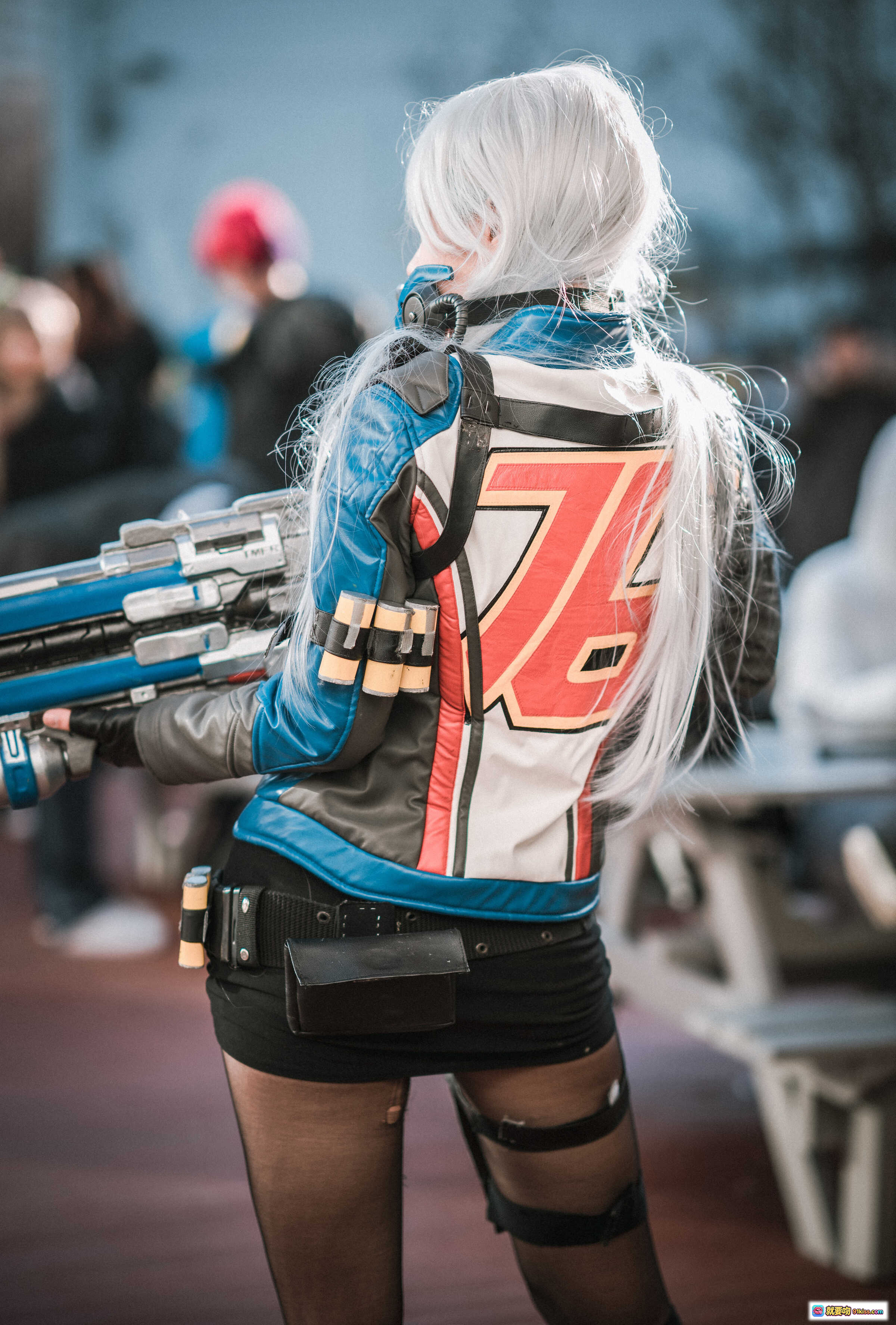 图片[9] - 韩国正妹Jenny Cosplay Soldier 76 白发红镜面罩 未来科技风战斗装束 精致细节还原角色 - 就要吻