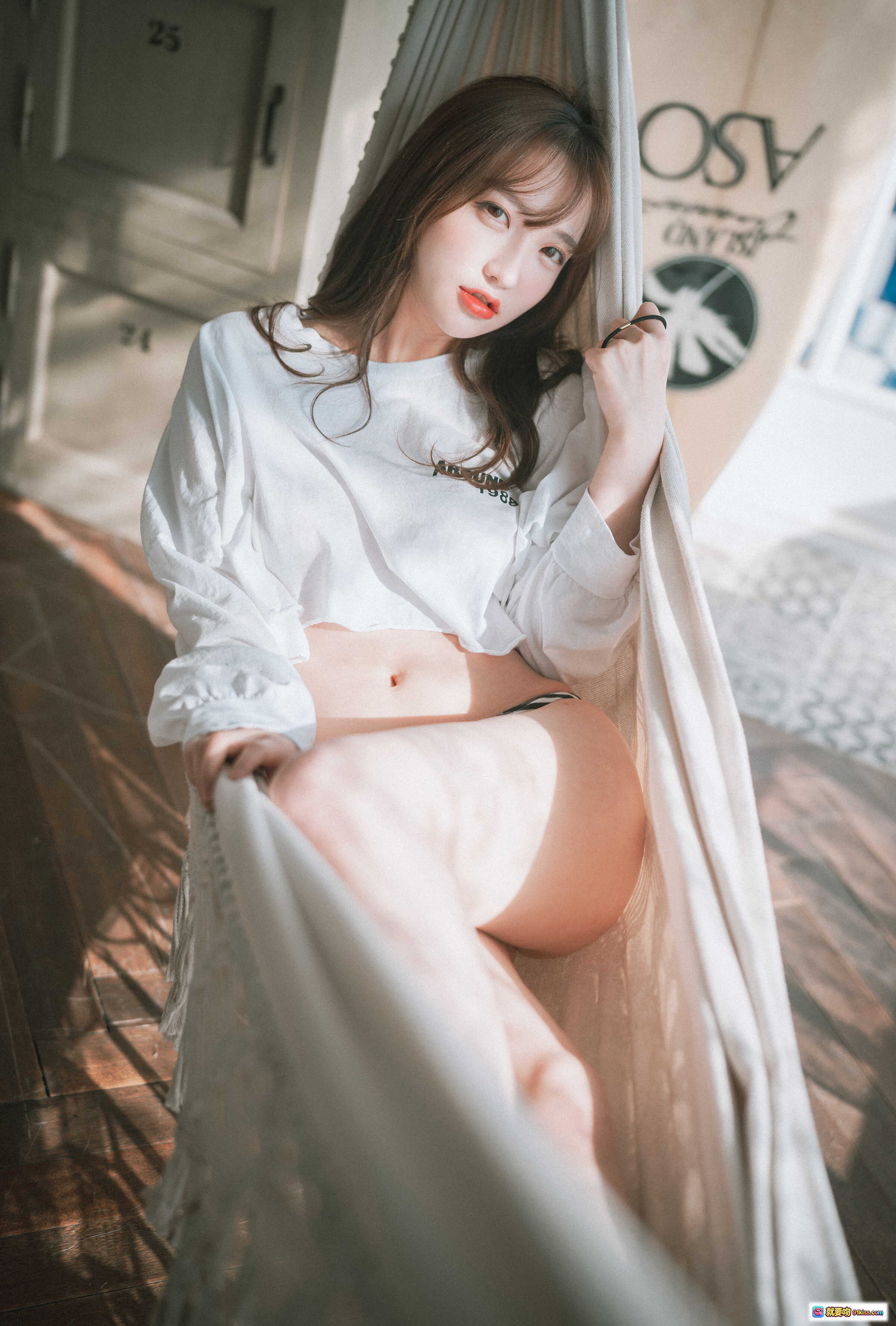 图片[4] - 孫樂樂 NO.028 DJAWA Holidays in Eden 白色寬鬆上衣條紋比基尼 海邊度假風寫真 46P 美女私房攝影 - 就要吻