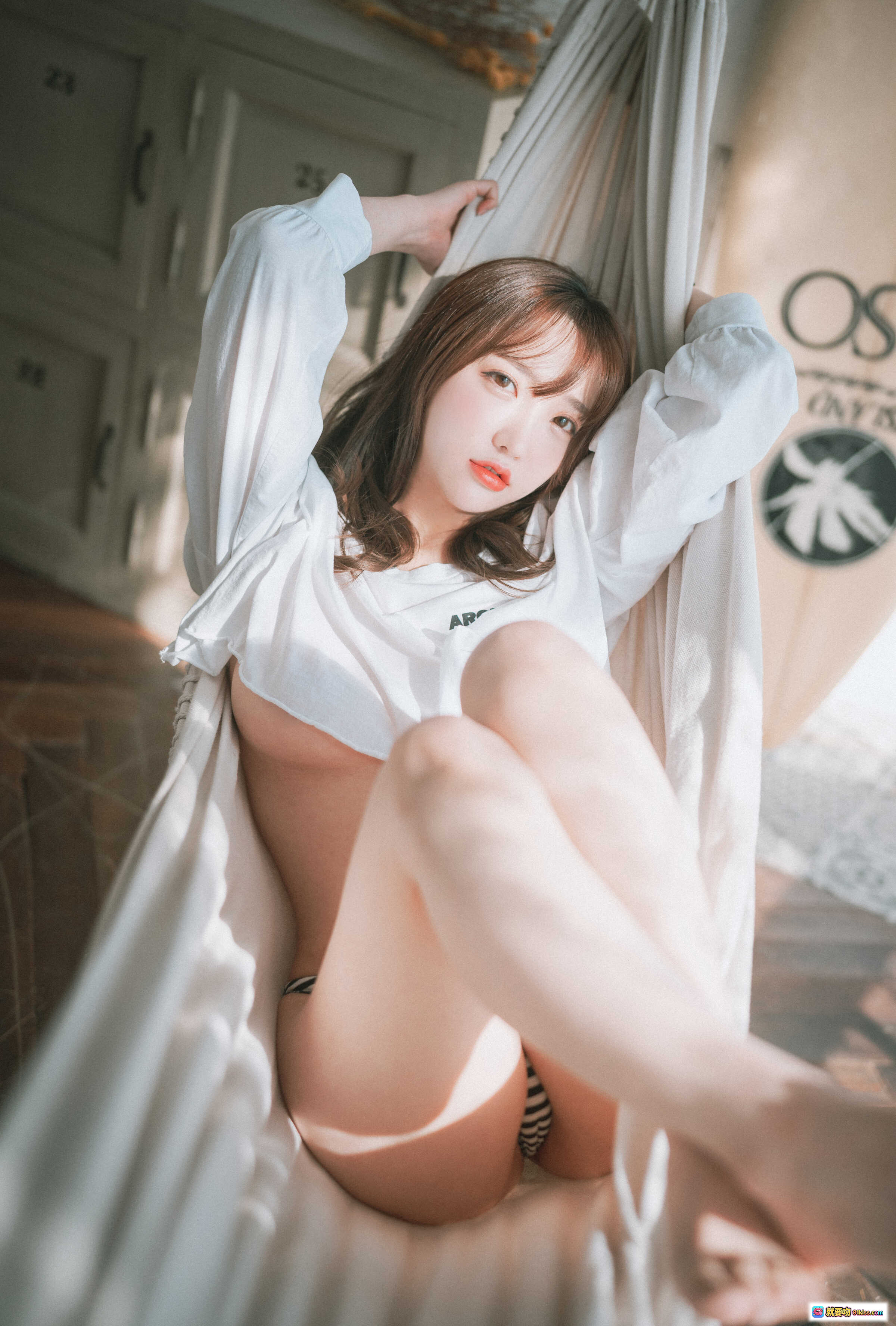 图片[9] - 孫樂樂 NO.028 DJAWA Holidays in Eden 白色寬鬆上衣條紋比基尼 海邊度假風寫真 46P 美女私房攝影 - 就要吻