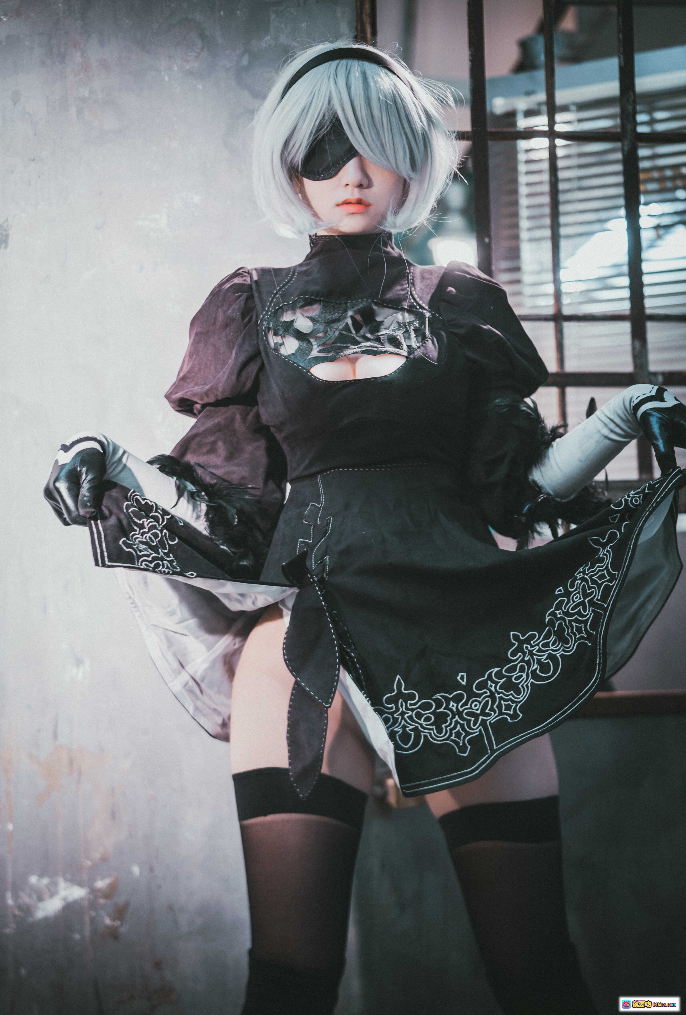 图片[9] - 韩国正妹Jenny Cosplay NieR Automata 2B 黑裙白发眼罩美腿写真 47P高清图集 - 就要吻