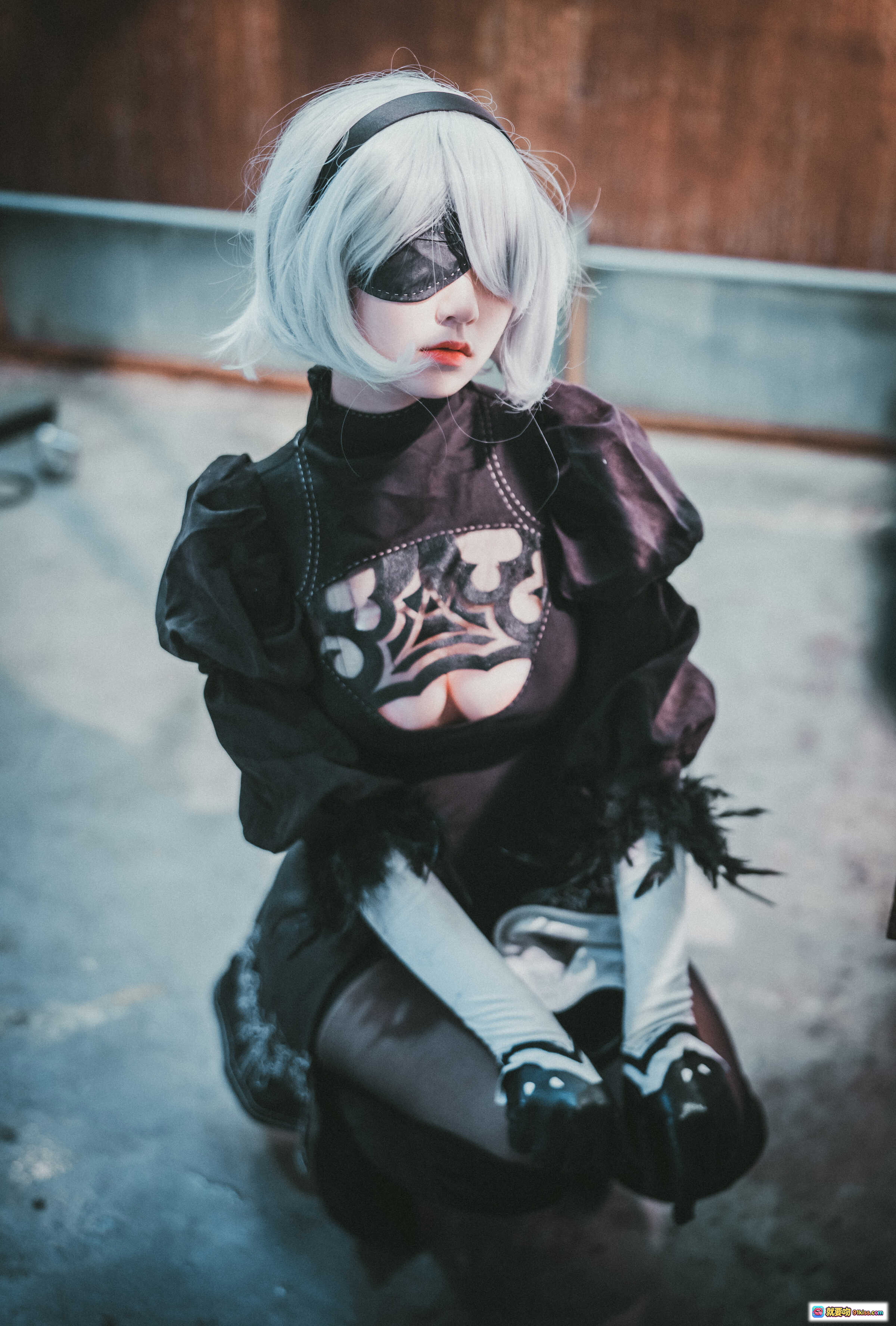 图片[4] - 韩国正妹Jenny Cosplay NieR Automata 2B 黑裙白发眼罩美腿写真 47P高清图集 - 就要吻