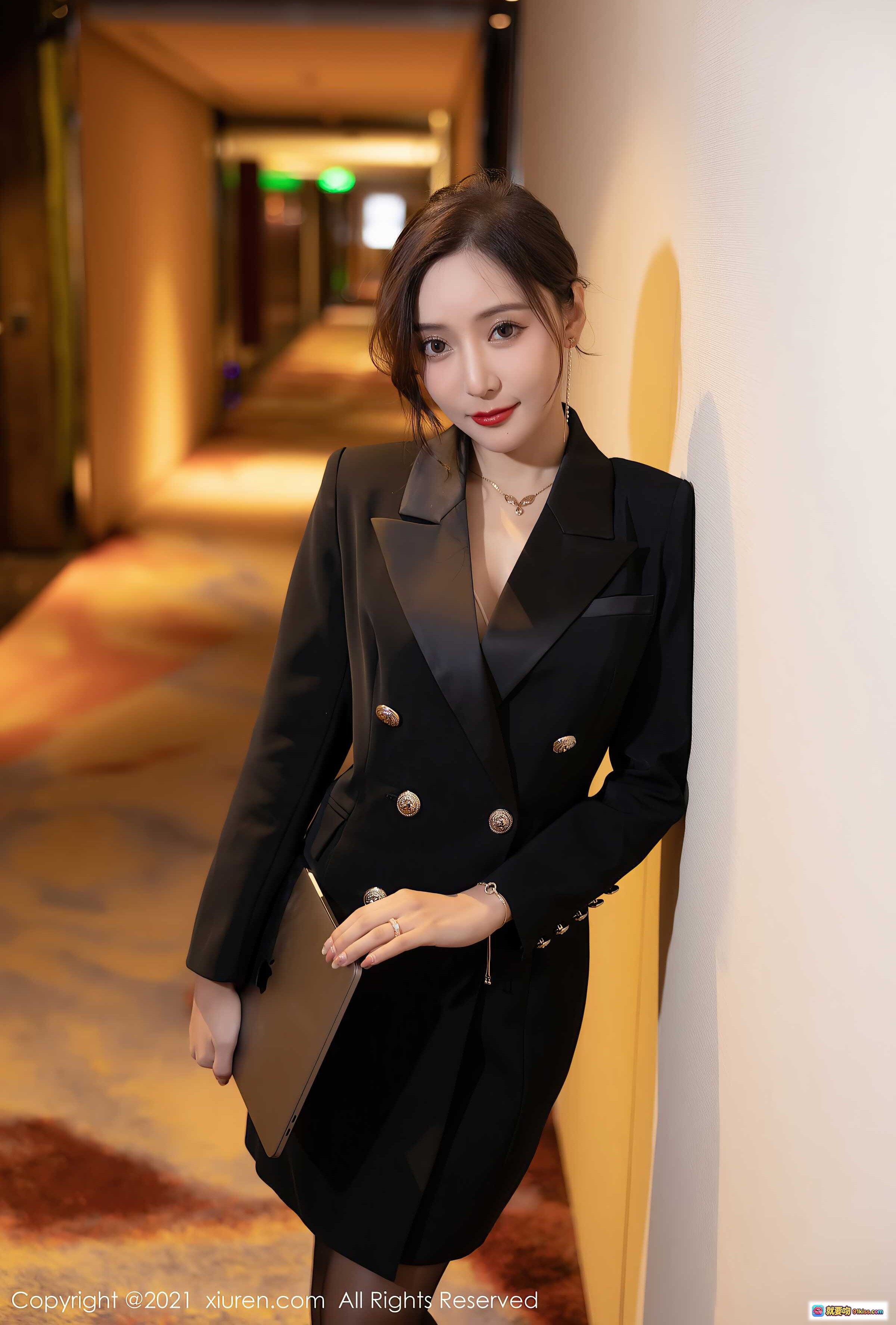 图片[2] - 王馨瑶yanni黑丝美腿写真 | 优雅西装裙造型 | XiuRen秀人网2021.12.02 NO.4293 - 就要吻