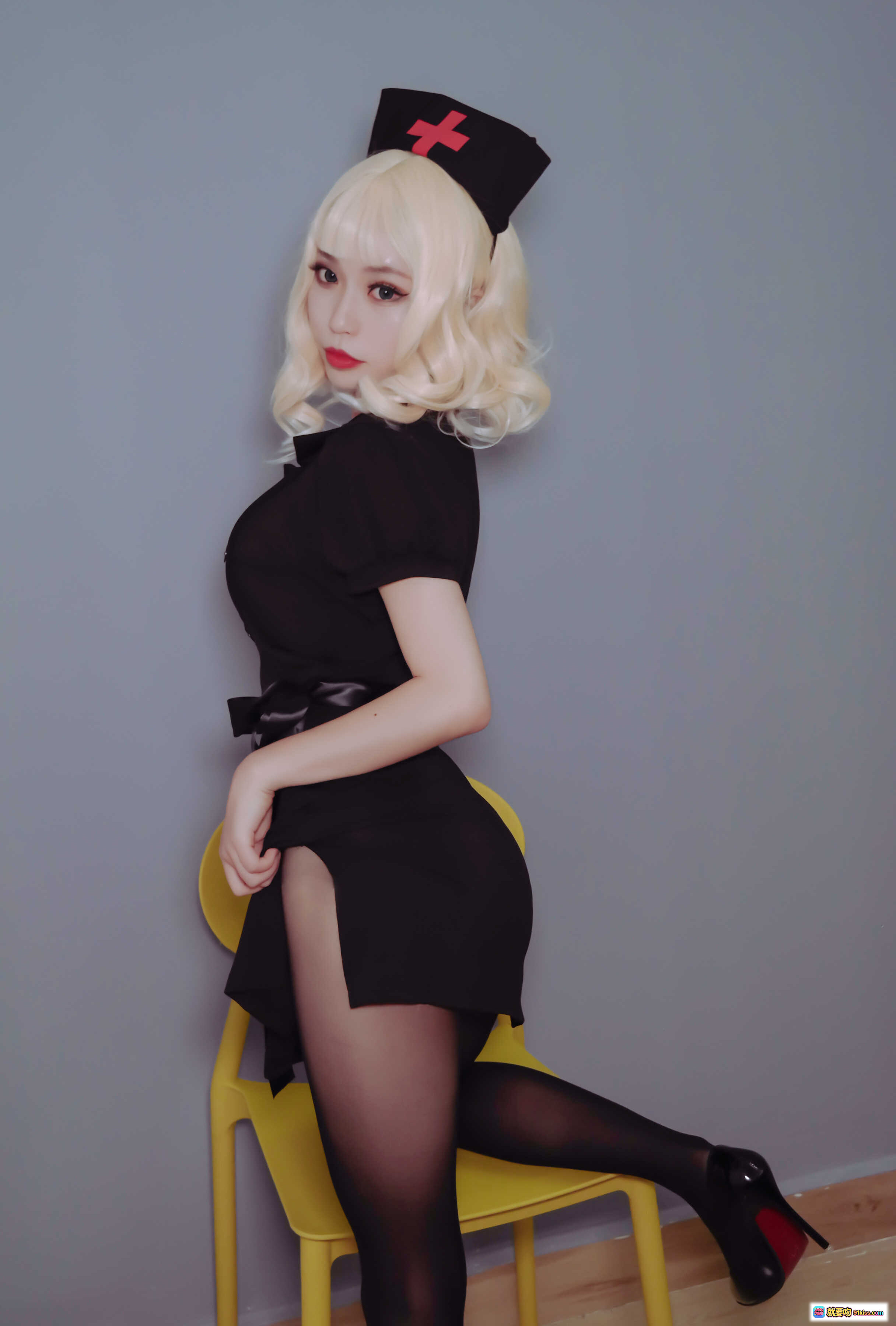 图片[4] - 白易子教主护士装写真 – 黑色丝袜高跟椅拍私房美图 [56P188M] - 就要吻