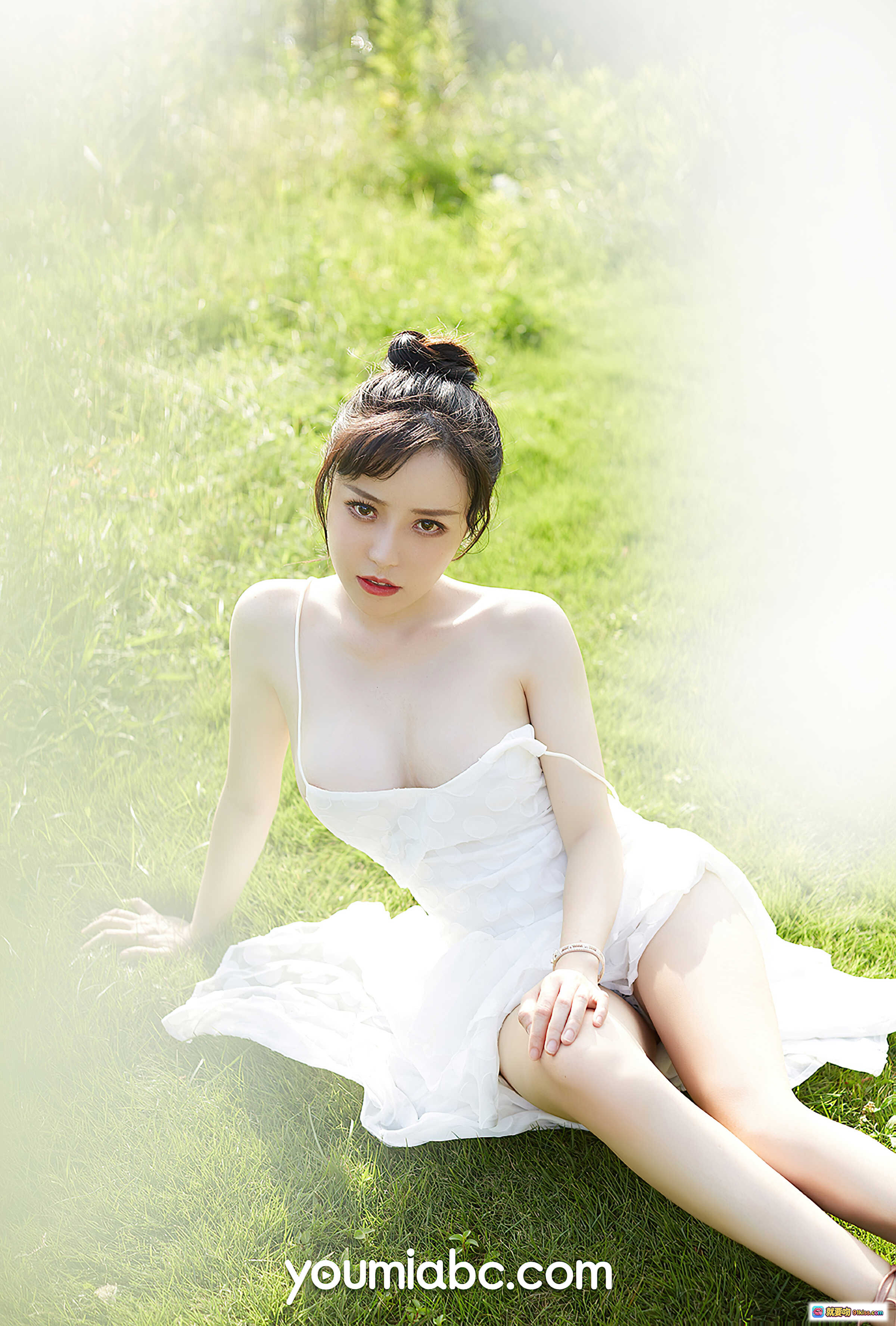 图片[8] - 白亦Ada绿野仙踪写真｜露背白色吊带裙｜自然光户外人像｜YouMi尤蜜2020.12.04 - 就要吻