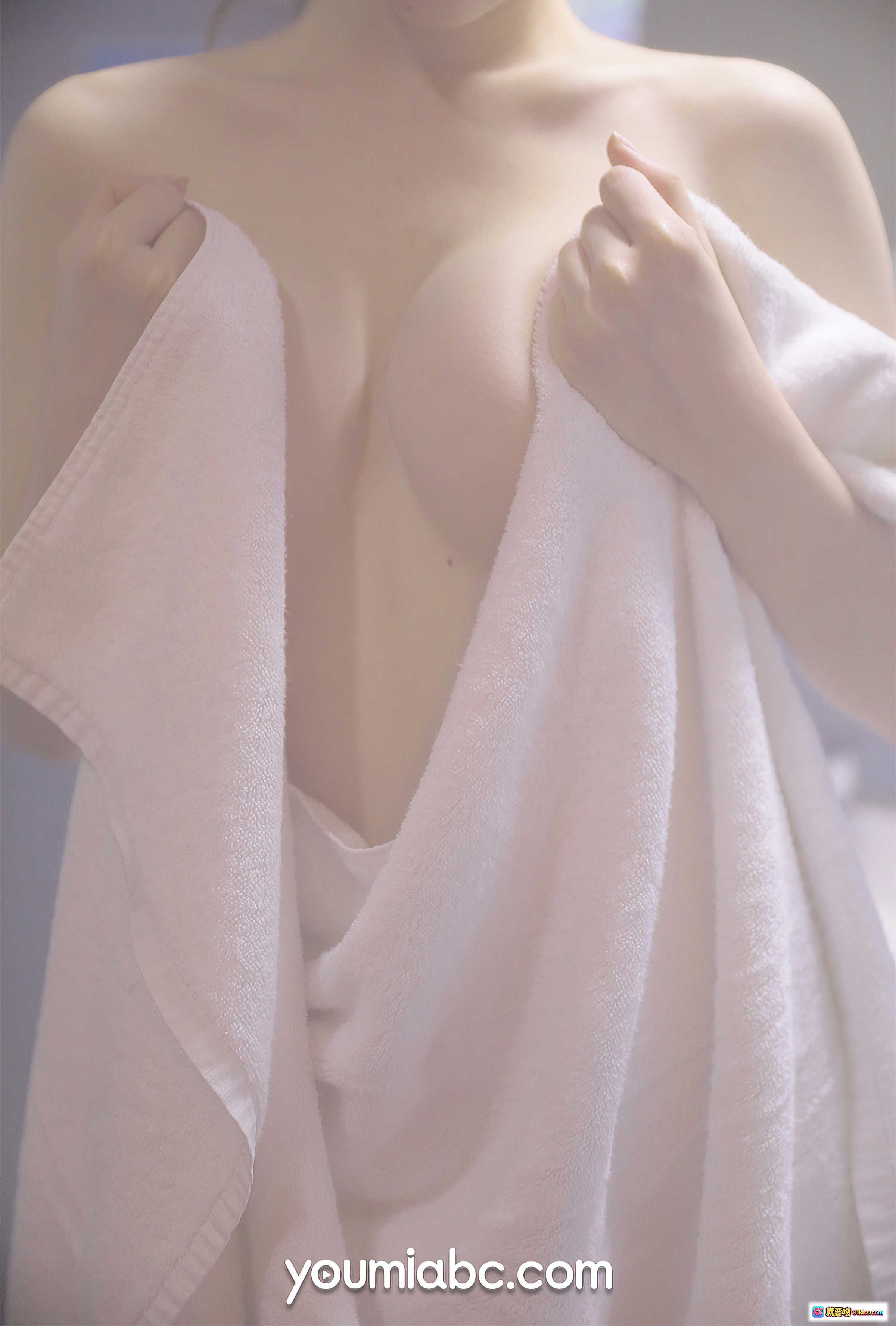 图片[4] - 沈梦瑶浴中少女写真 | YouMi尤蜜2021.06.03 | 优雅背影 | 柔美曲线 | 粉色浴巾 | 清新浴室氛围 - 就要吻