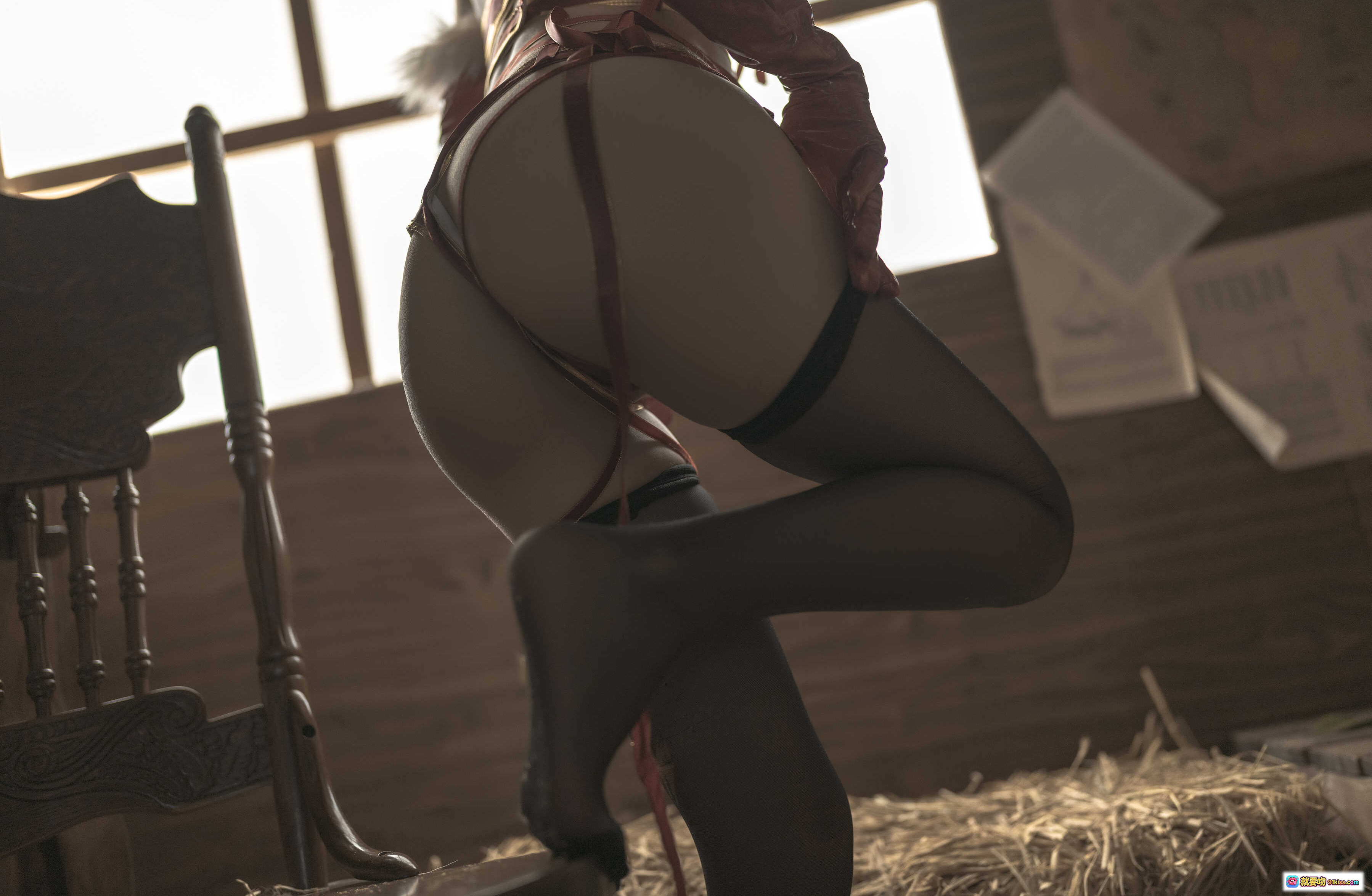 图片[4] - 蠢沫沫NO.149 2B圣诞cos写真 丝袜美腿红靴木箱干草场景70P高清图集 - 就要吻