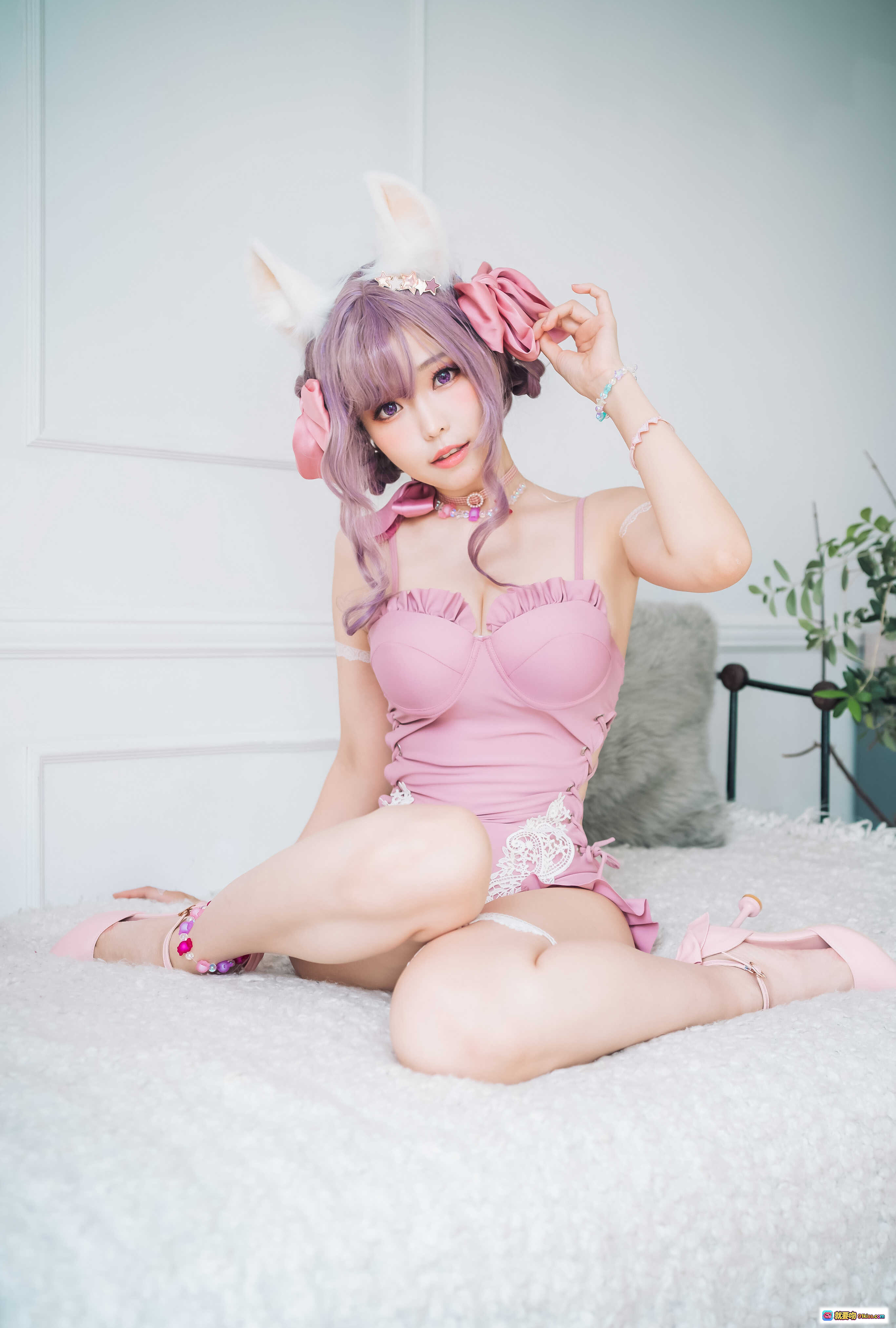 图片[4] - ElyEE子 NO.083 Fluffy Summer 粉色原创泳装写真 甜美兔耳少女卧室私房照 54P高清图集 - 就要吻