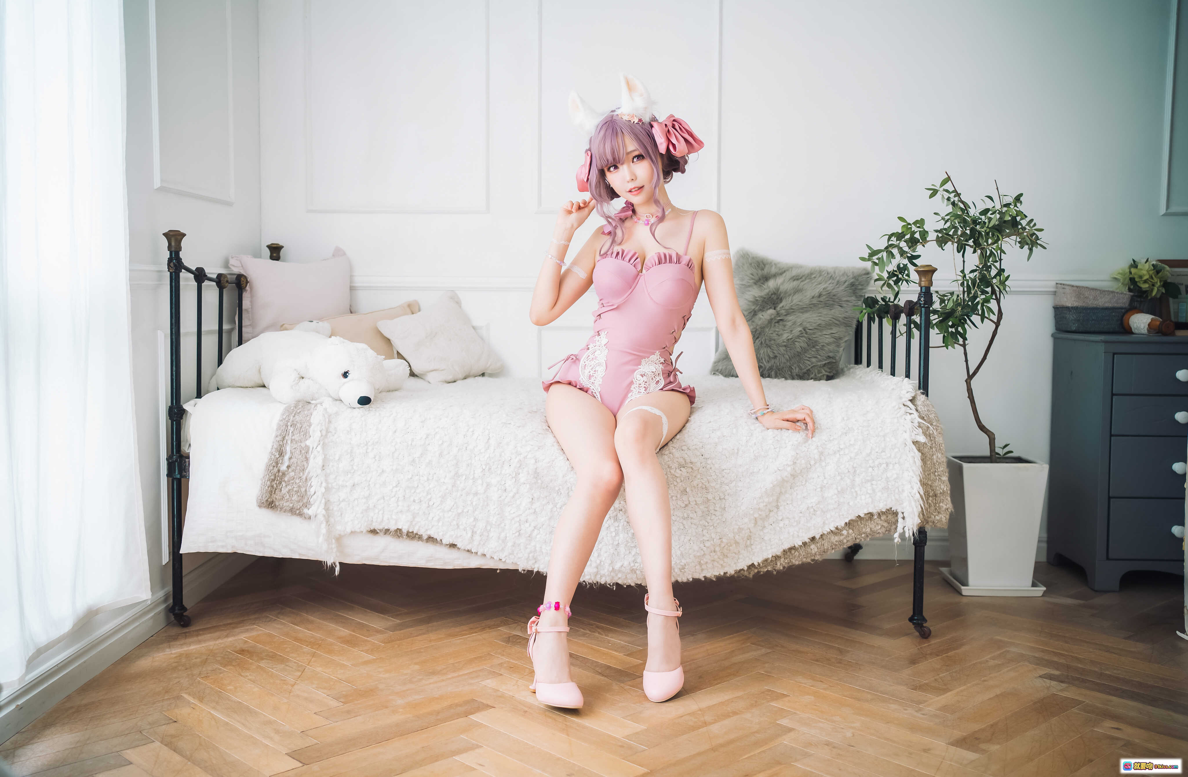 图片[1] - ElyEE子 NO.083 Fluffy Summer 粉色原创泳装写真 甜美兔耳少女卧室私房照 54P高清图集 - 就要吻