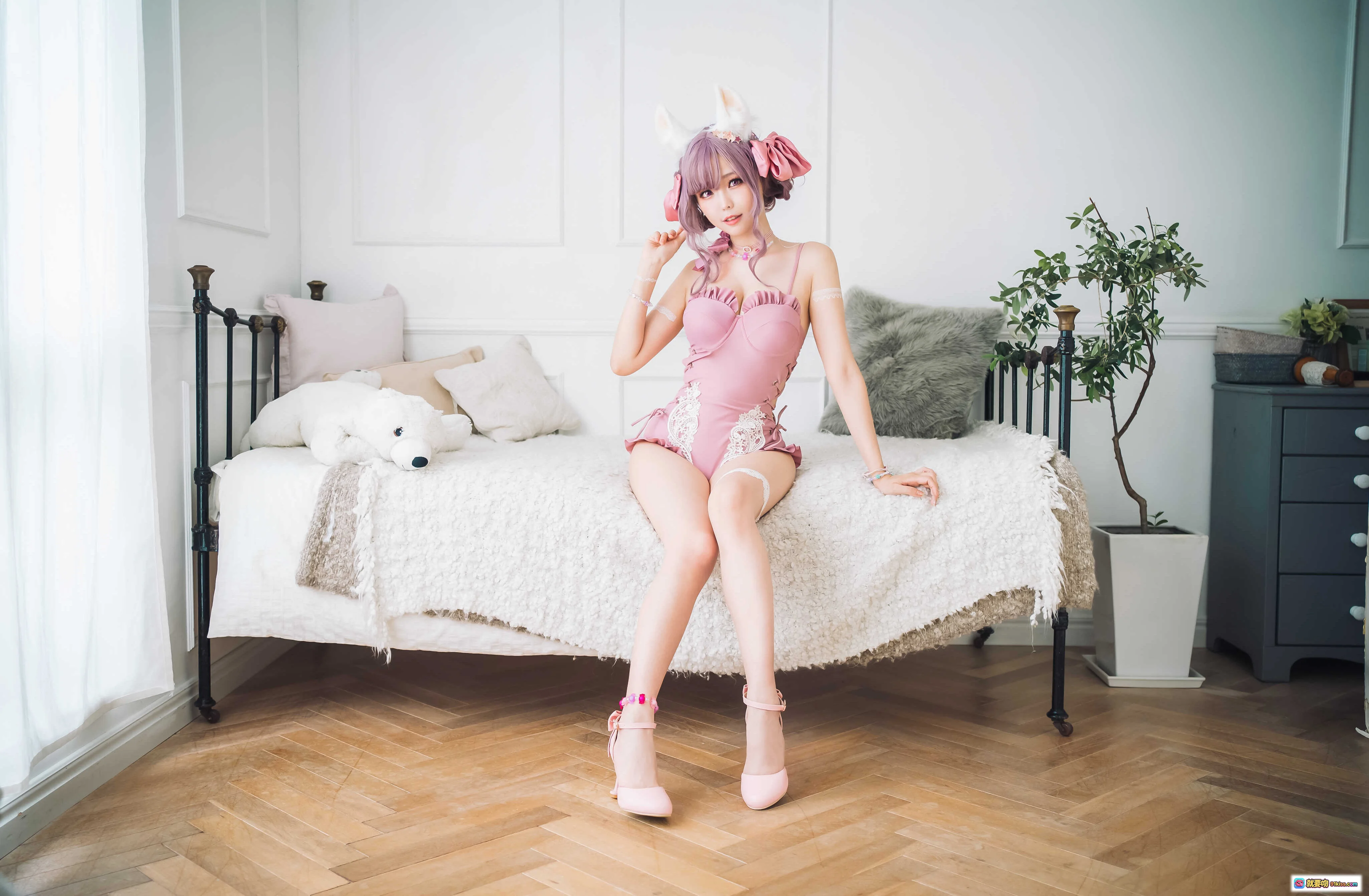 ElyEE子 NO.083 Fluffy Summer 粉色原创泳装写真 甜美兔耳少女卧室私房照 54P高清图集 - 就要吻