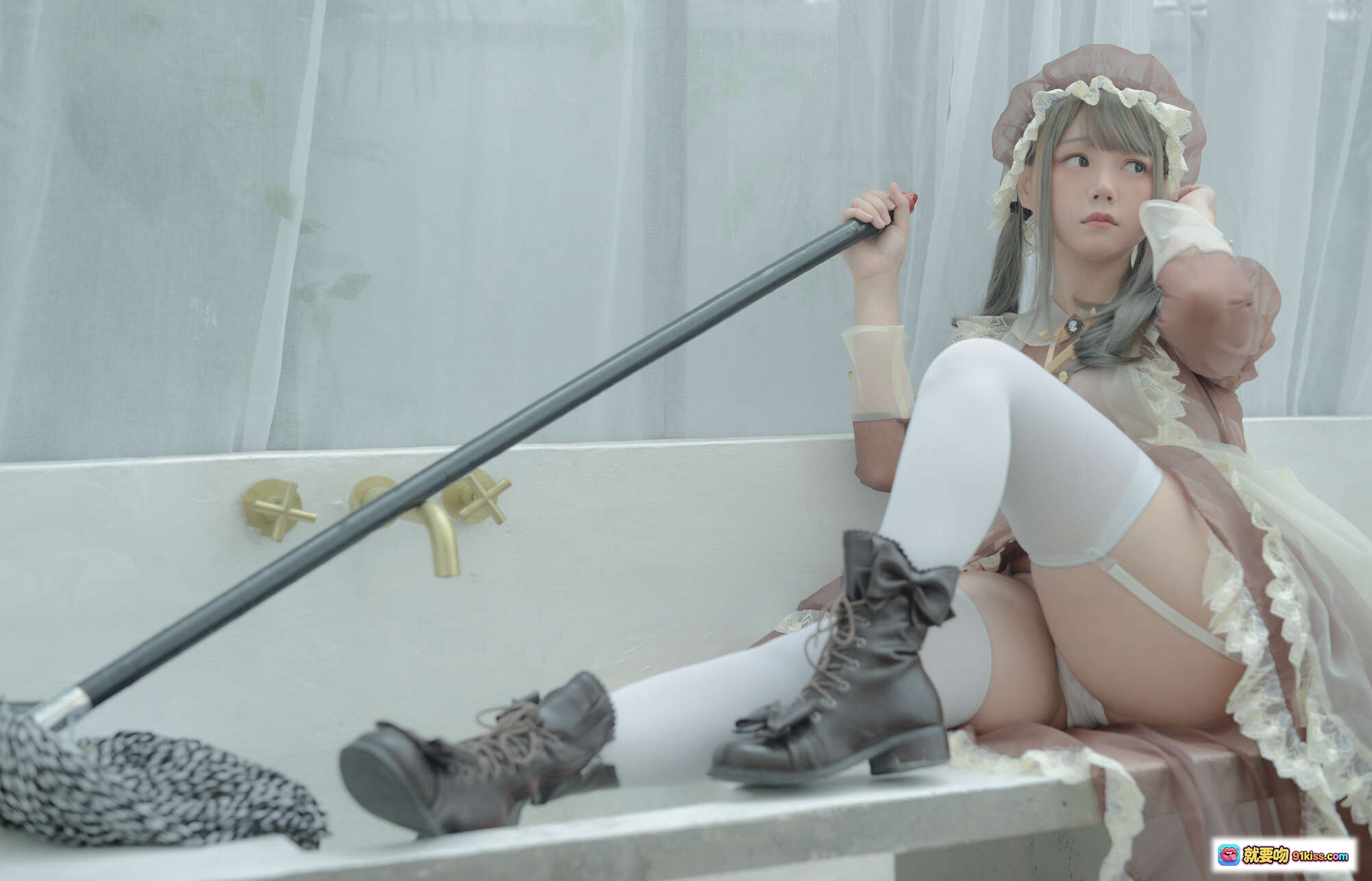 图片[2] - きょう肉肉 vol.17 ～Maid～ 白タイツ メイドコスプレ バスルーム撮影 ファッション フェミニン ロリータ風 透明感 キャラクター写真 - 就要吻