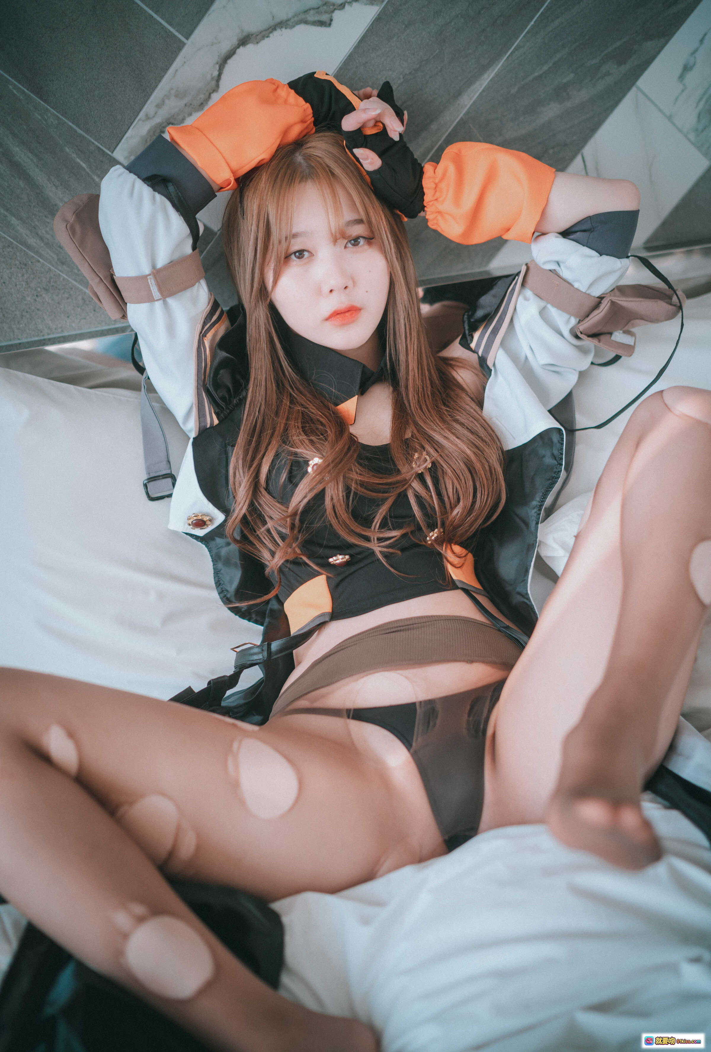 图片[2] - 韩国妹子ZIA NO.006 Overheated K2《少女前线》cosplay写真 52P 高清美腿黑丝橙袖制服诱惑 - 就要吻