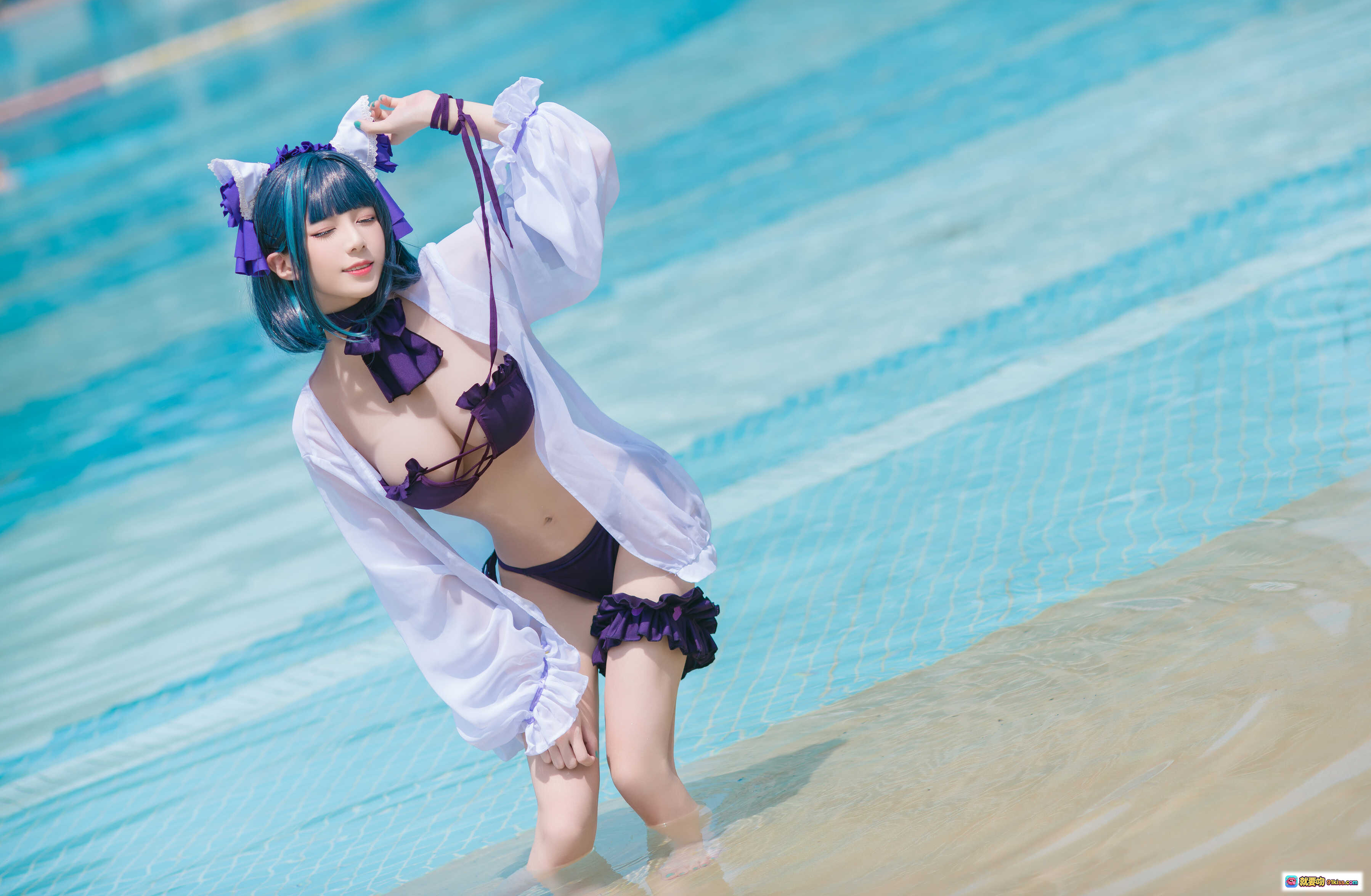 图片[2] - Tomoyo酱碧蓝柴郡泳装Cosplay写真 | 猫耳紫发少女泳池边性感诱惑18P - 就要吻