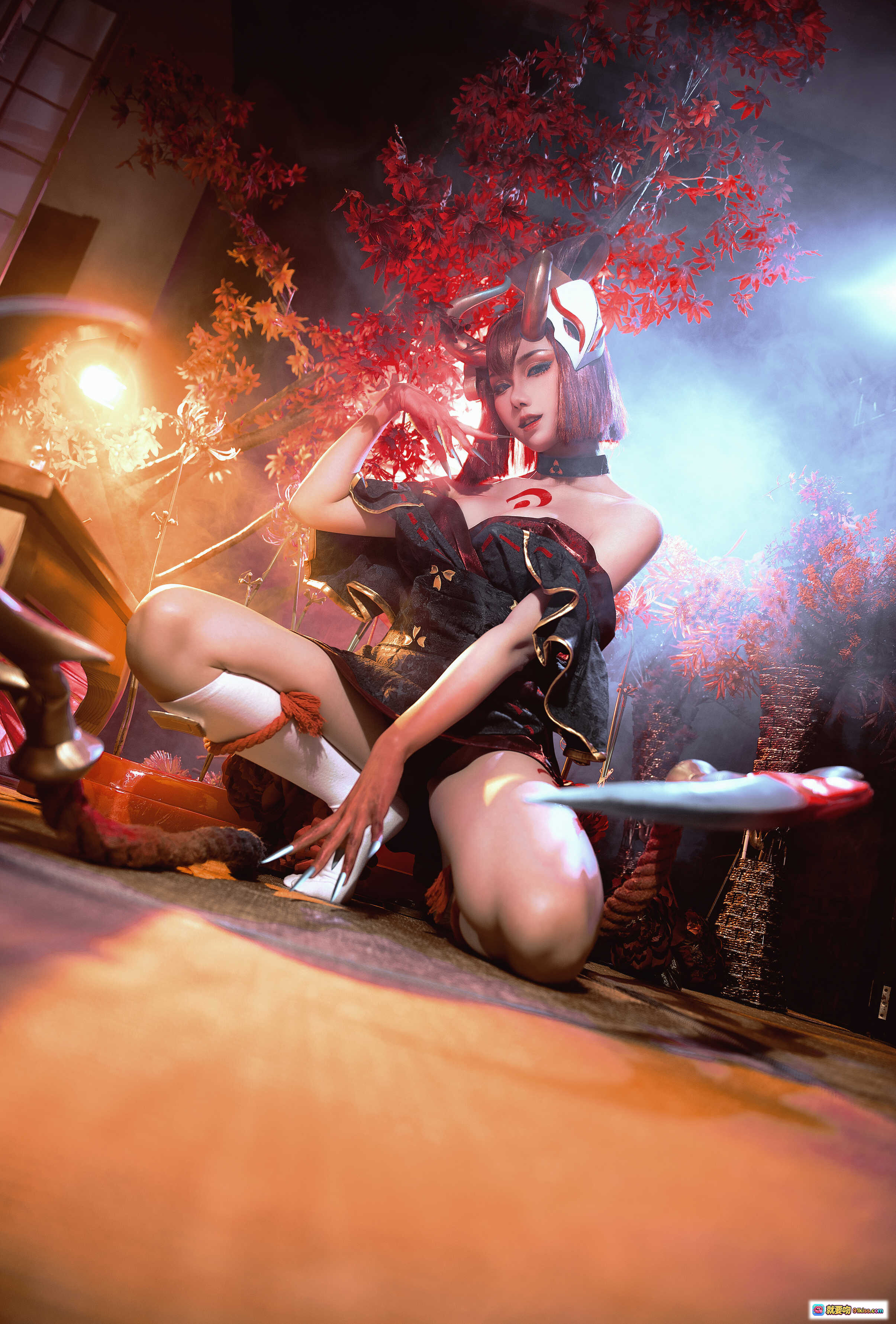 图片[10] - 猩红之月伊芙琳COS写真｜瓦斯塔亚小龙虾001｜暗黑系性感女妖｜红发角饰胸纹造型｜12P高清美图 - 就要吻