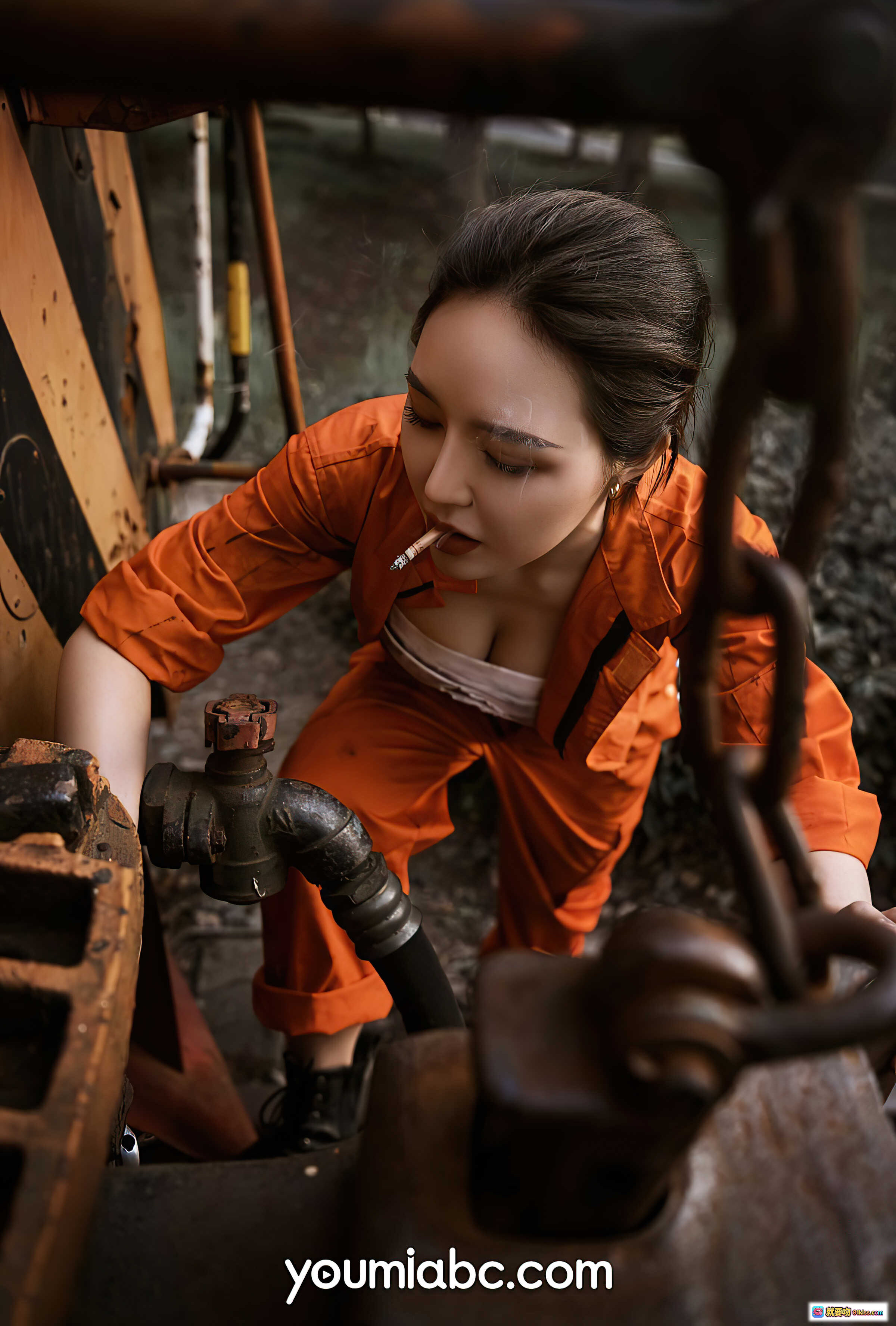 图片[9] - YouMi尤蜜2021.08.08文静儿橙色工装写真 火热维修作业户外铁轨场景自然光人像摄影 - 就要吻
