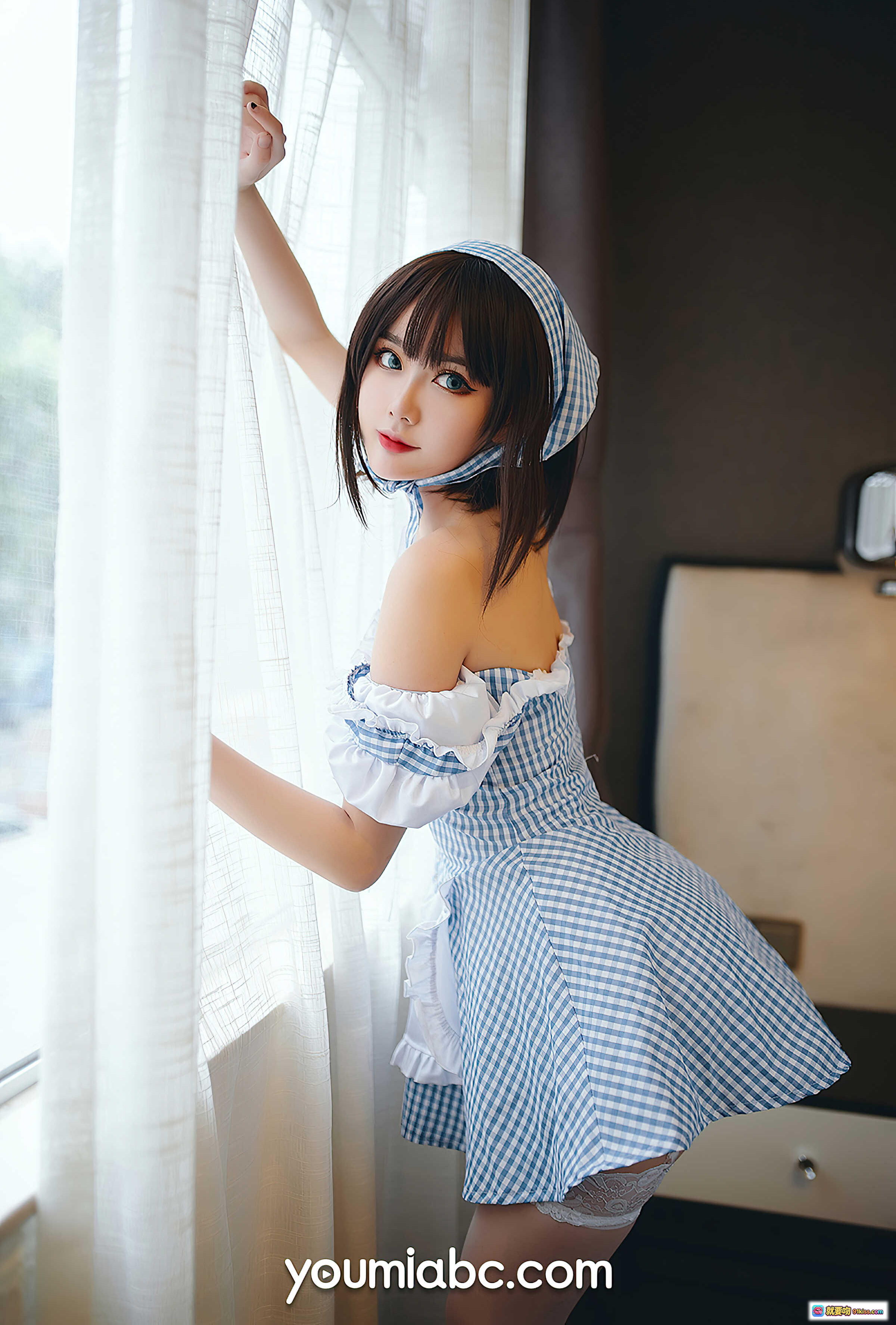 图片[7] - YouMi尤蜜2021.01.13庄园女仆写真｜蓝白格子裙+蕾丝边+高跟鞋+美腿坐姿｜高清30P私房图集 - 就要吻