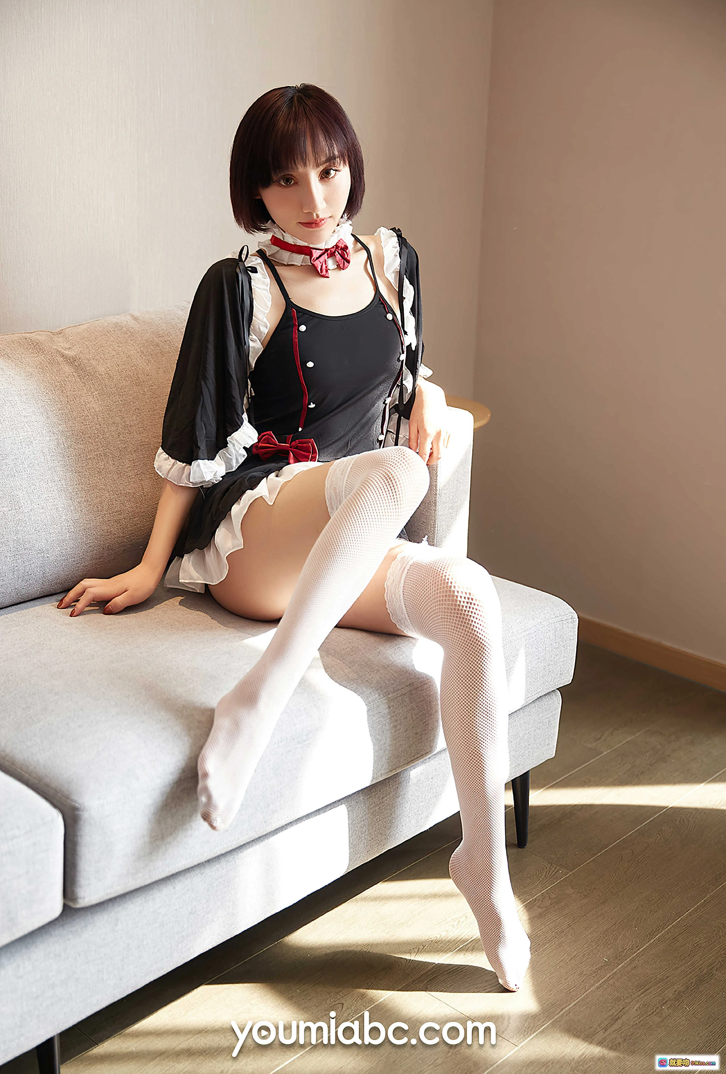 多汁女仆林茵茵性感写真 - 黑白蕾丝制服+白色渔网袜+沙发坐姿诱惑 - YouMi尤蜜2021.01.10高清图集 - 就要吻