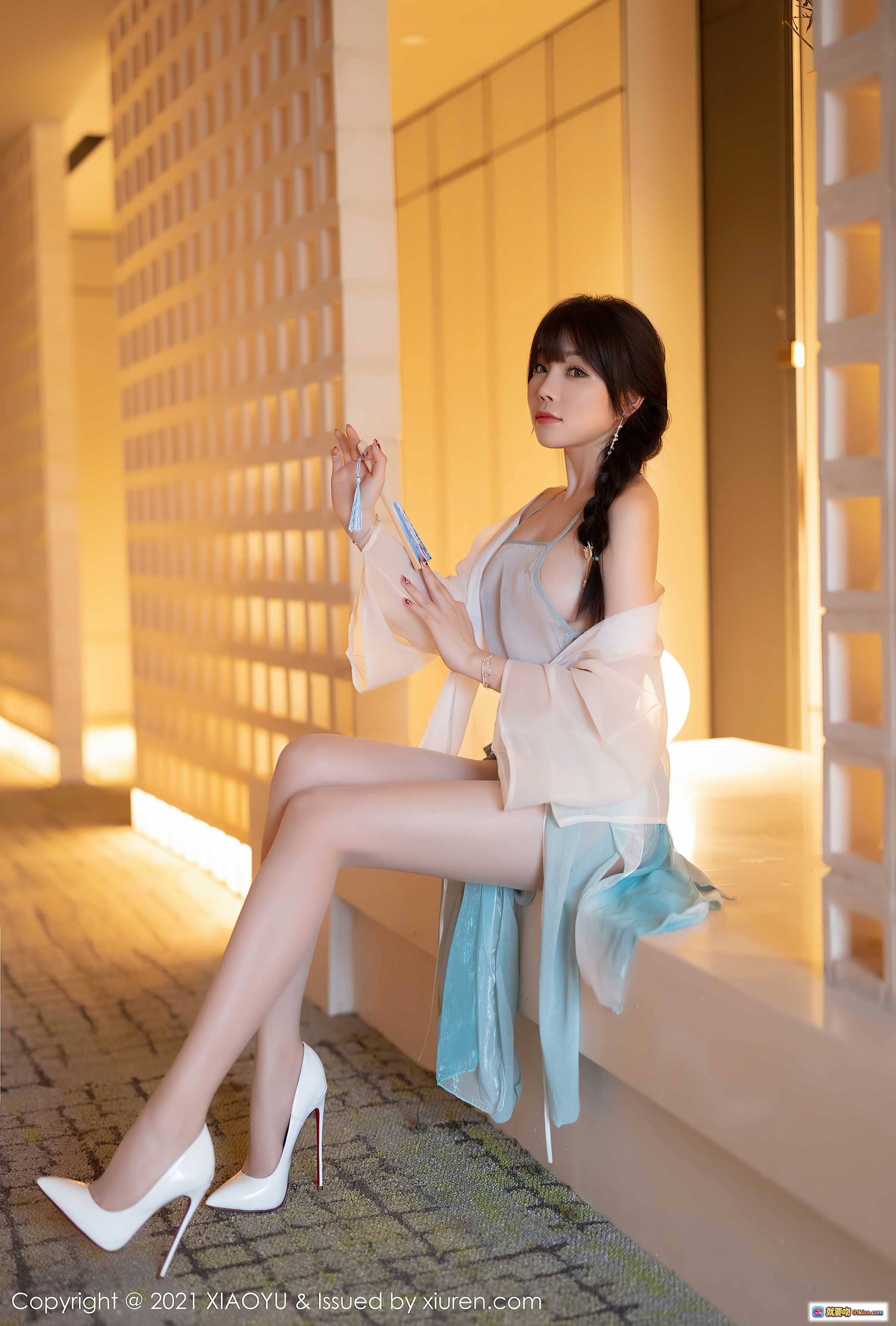 图片[7] - XiaoYu语画界2021.12.20 VOL.679 芝芝Booty御姐美腿写真 透明薄纱吊带裙优雅走廊光影大片 - 就要吻