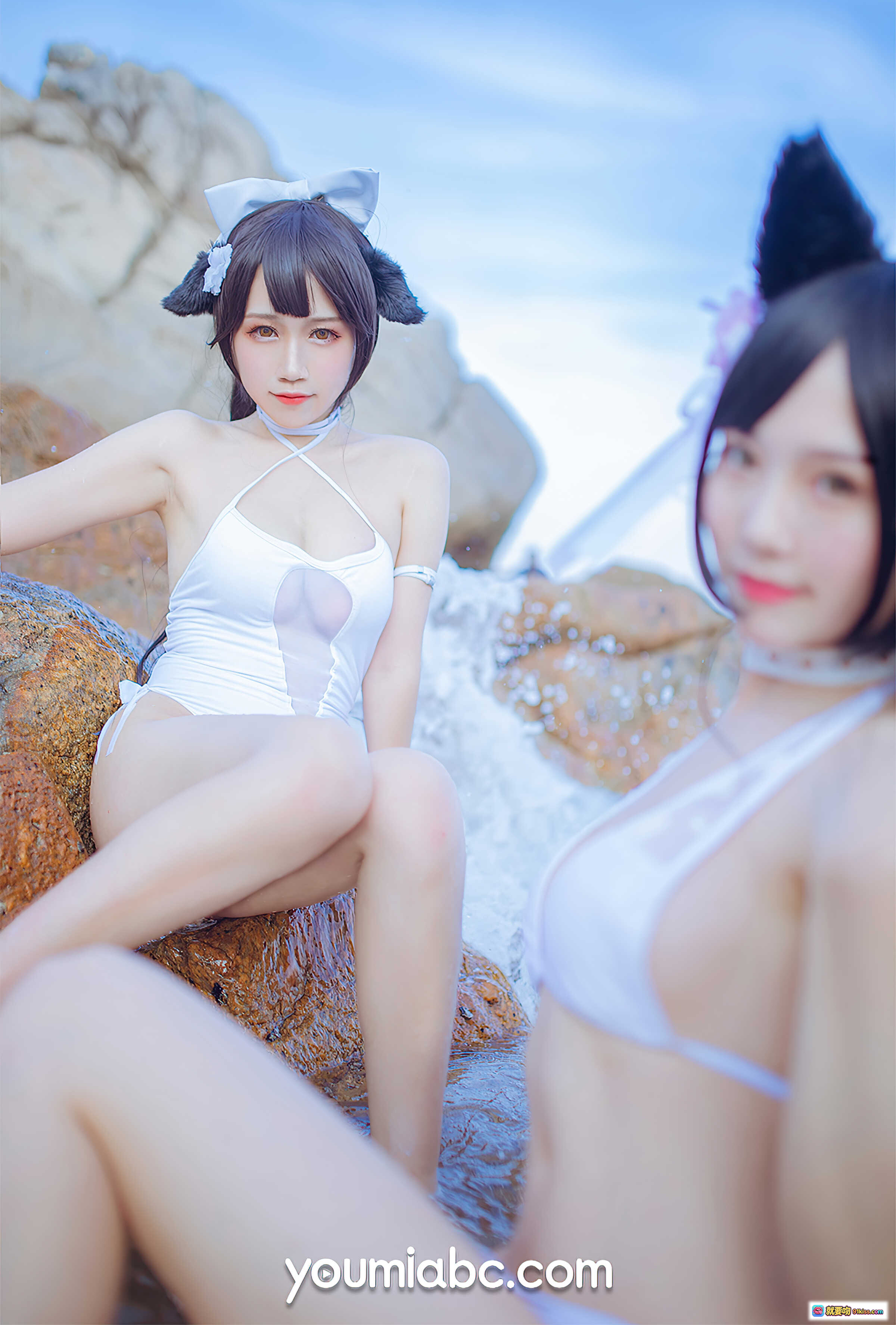 图片[6] - 碧蓝航线泳装COS抖娘利世海边岩石写真·YouMi尤蜜2021.04.01·猫耳双马尾白裙少女沙滩风情 - 就要吻