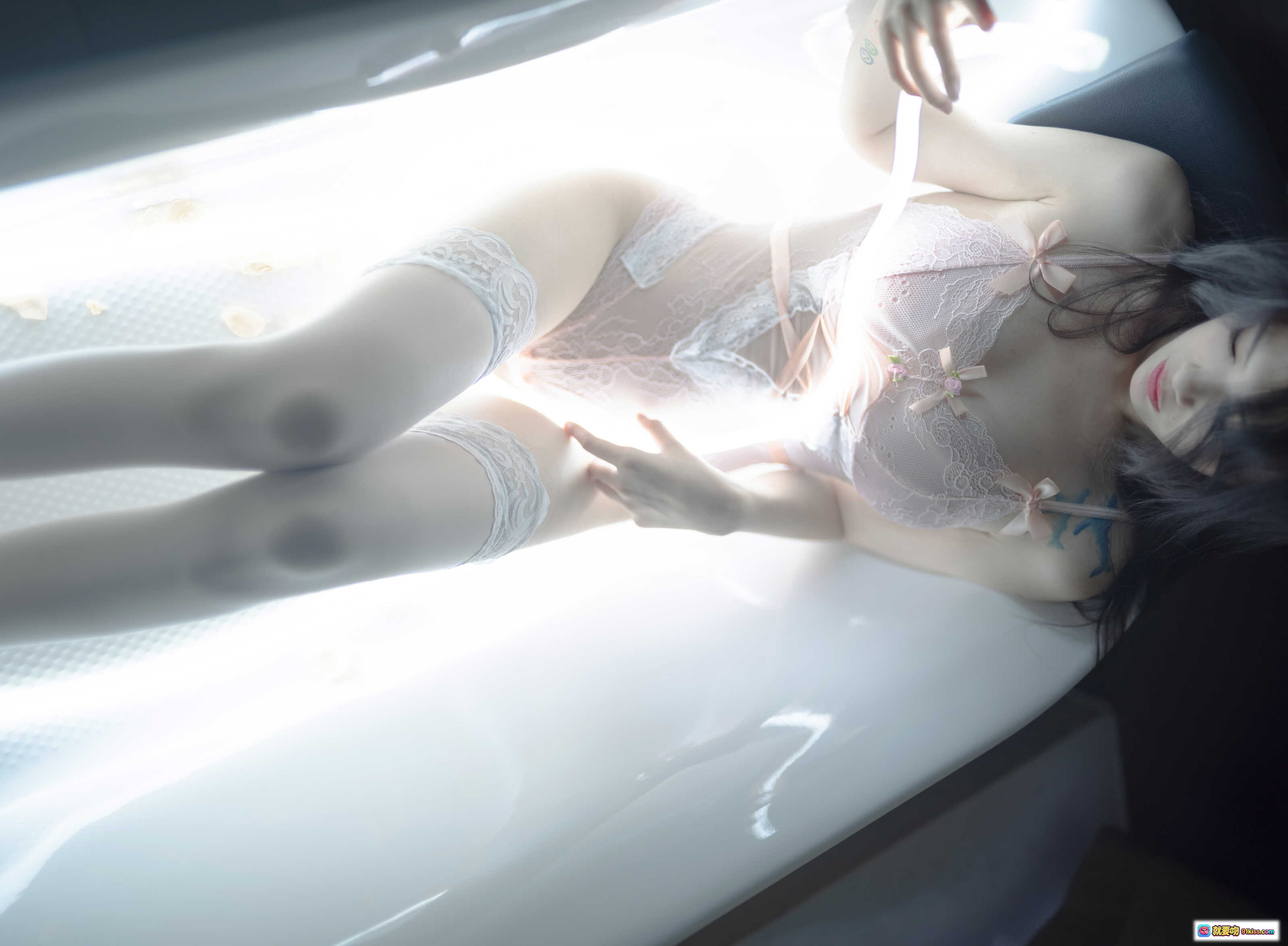 图片[6] - 一米八大梨子思念如苦海私房写真40P 粉色蕾丝内衣白丝美腿性感诱惑室内光影氛围感大片 - 就要吻
