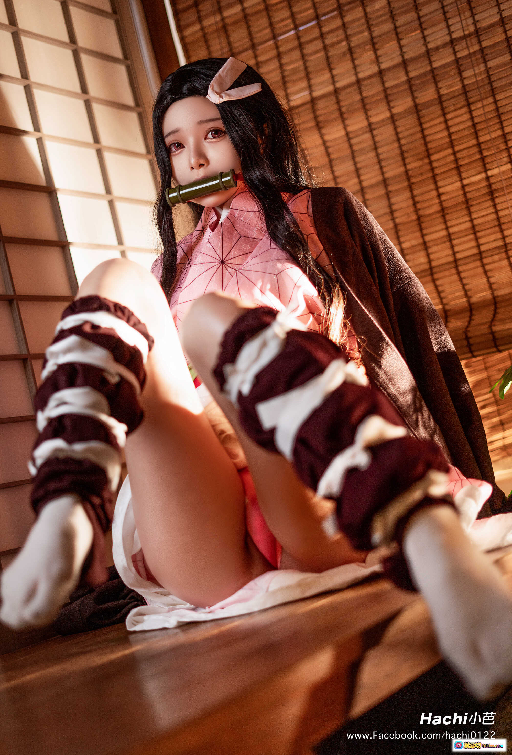 图片[6] - Hachi小芭NO.004灶门祢豆子Cosplay写真 | 粉色和服竹筒嘴塞日式榻榻米美腿特写 18P - 就要吻