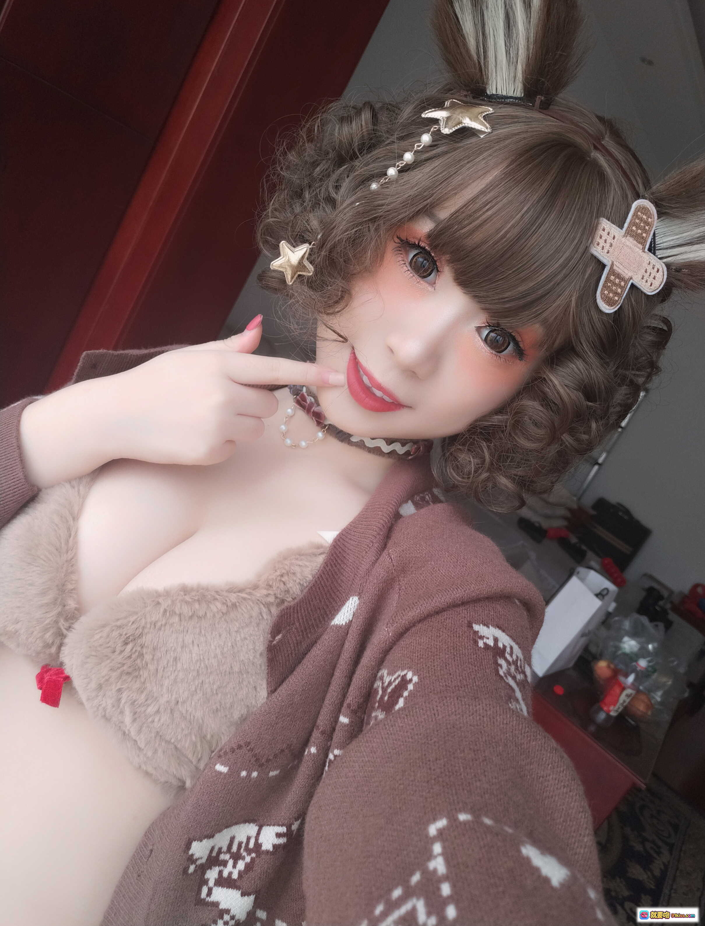 图片[9] - 胡桃猫Kurumineko熊熊可爱卷发星饰发夹甜美自拍棕色针织开衫萌系少女风写真 - 就要吻