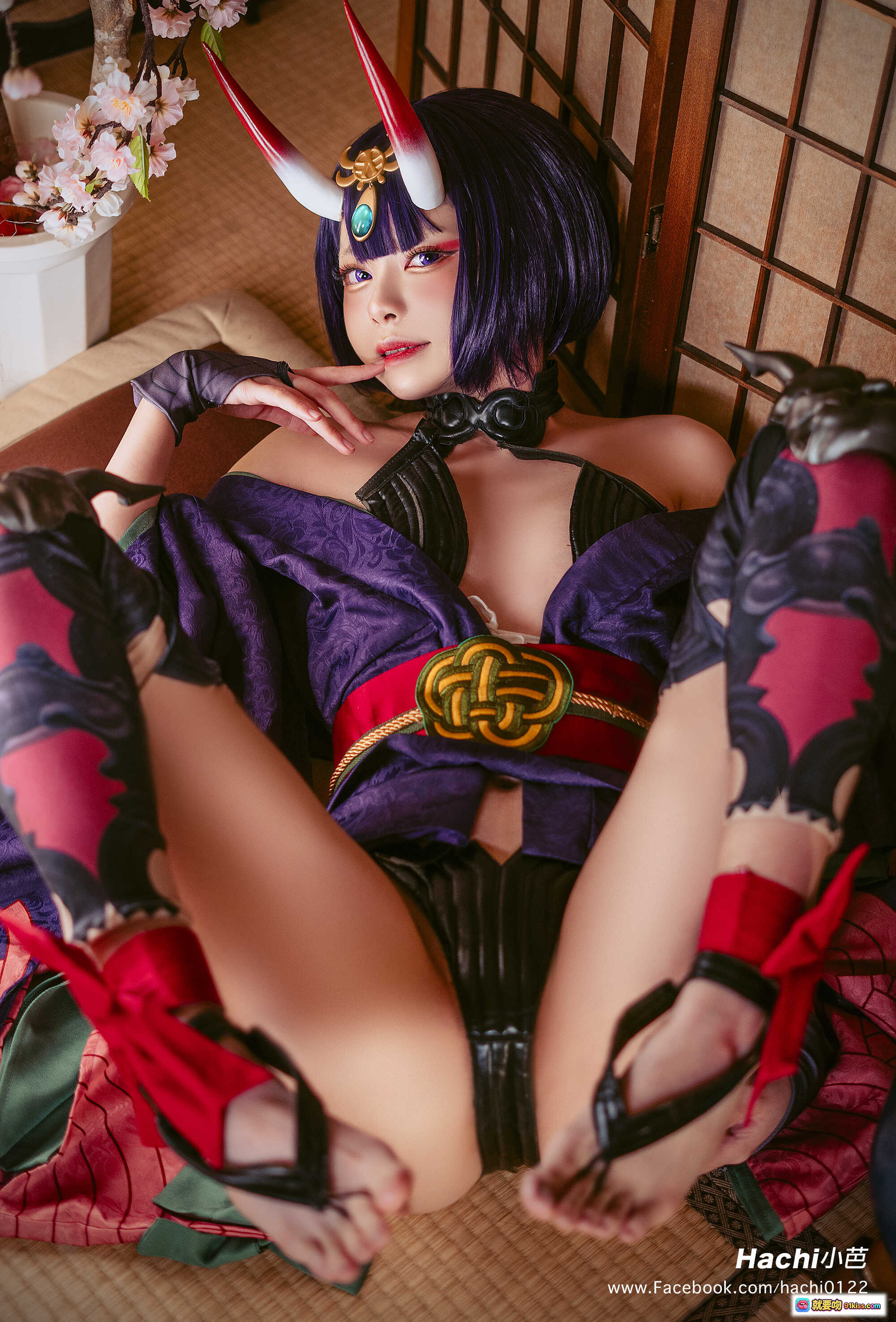 图片[7] - Hachi小芭酒吞童子Cosplay FGO角色扮演 紫发红角和风写真 日式榻榻米樱花场景 精致服饰道具还原 14P高清图集 - 就要吻