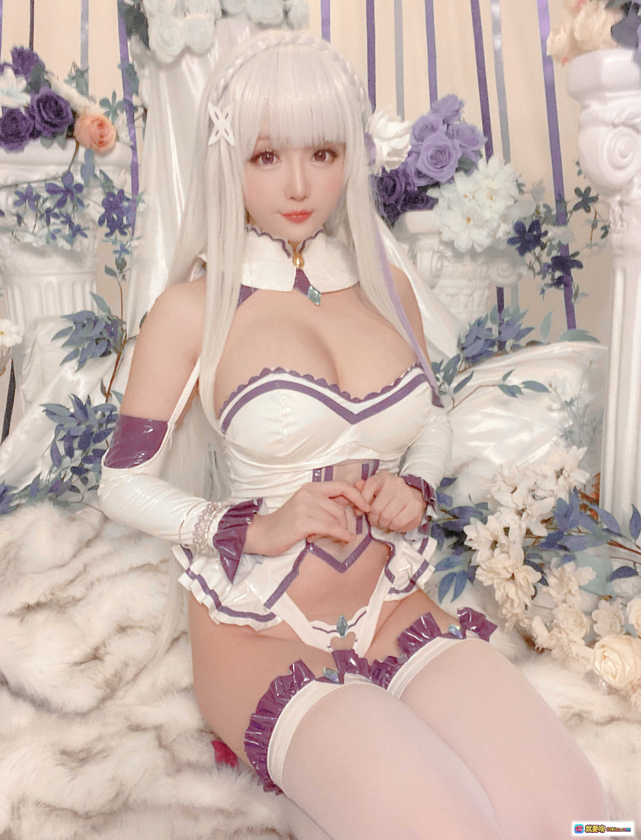 图片[5] - 星之迟迟NO.096爱蜜莉雅cosplay写真｜白发紫饰女仆装｜精致花海背景｜97P高清美图 - 就要吻