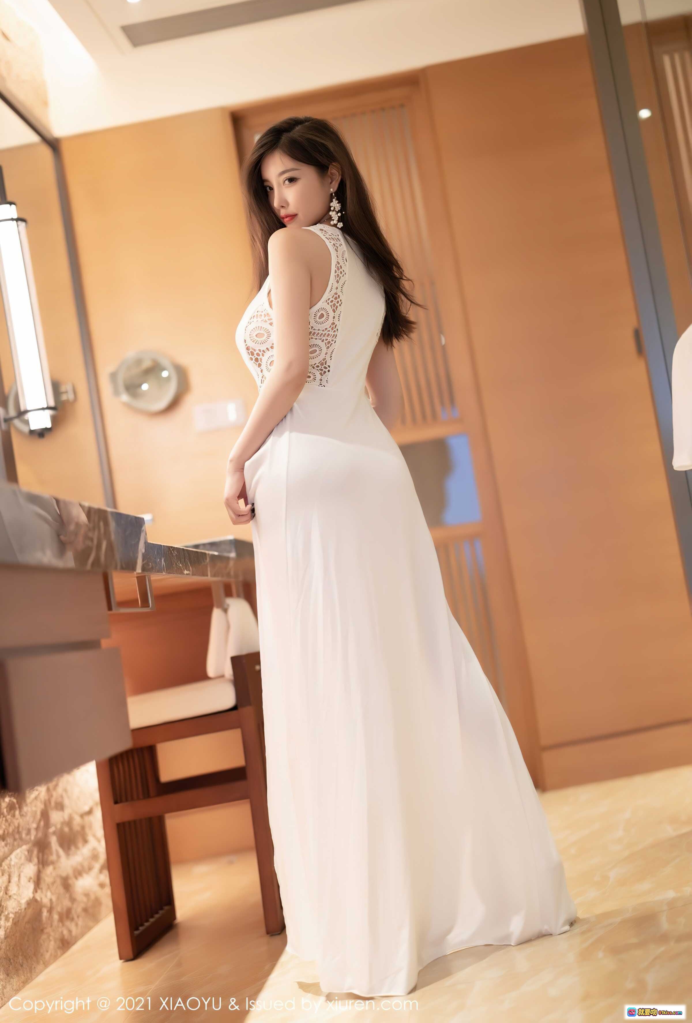 图片[3] - 杨晨晨白色深V高开叉礼服写真 | 优雅性感室内人像摄影 | XIAOYU Vol.653 2021.11.12 - 就要吻