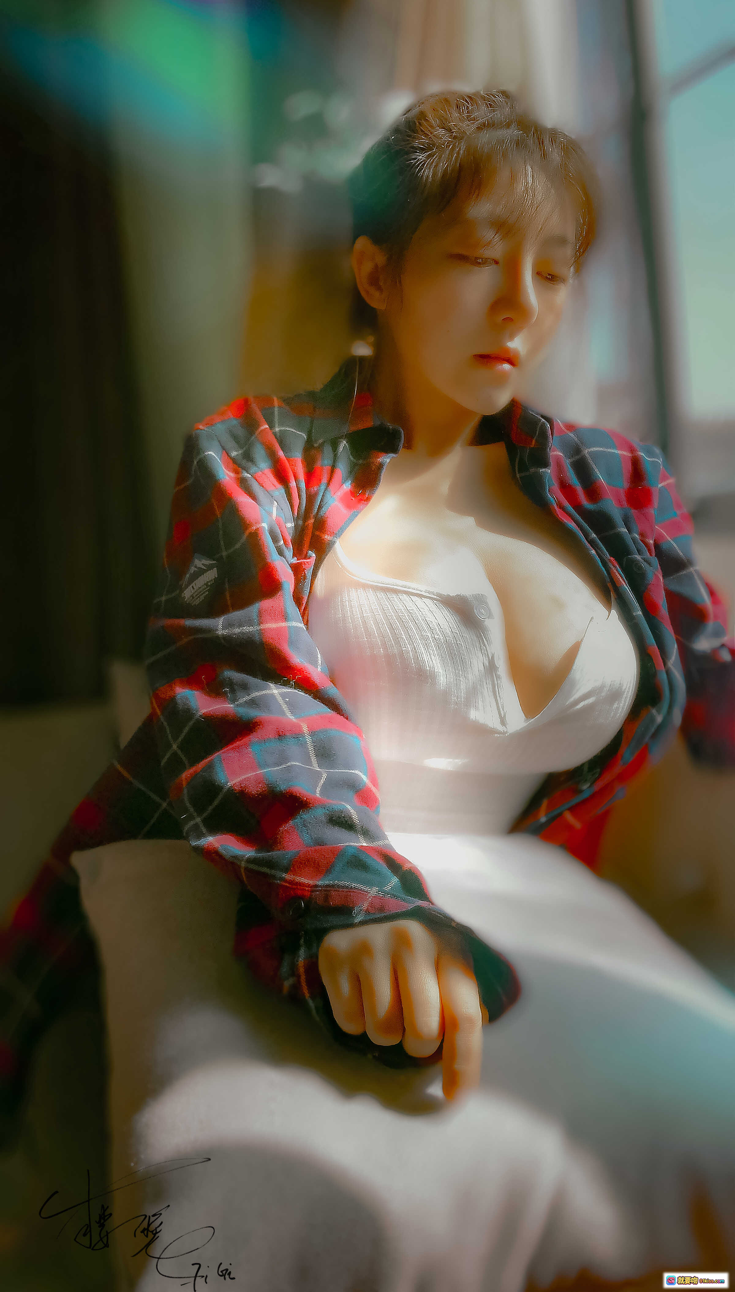 图片[2] - 樱晚gigi付费写真001｜红黑格子衬衫慵懒风私房美照24P高清图集 - 就要吻