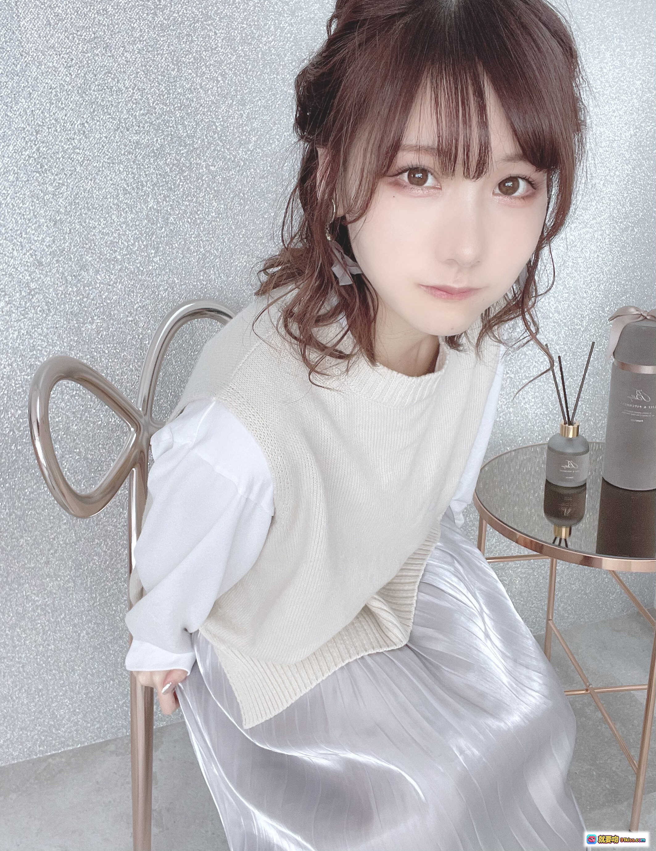 图片[2] - 日本美女KenKen 026 Fantia 2021.05写真集 142P 白衣银椅温柔风室内摄影高清美图 - 就要吻