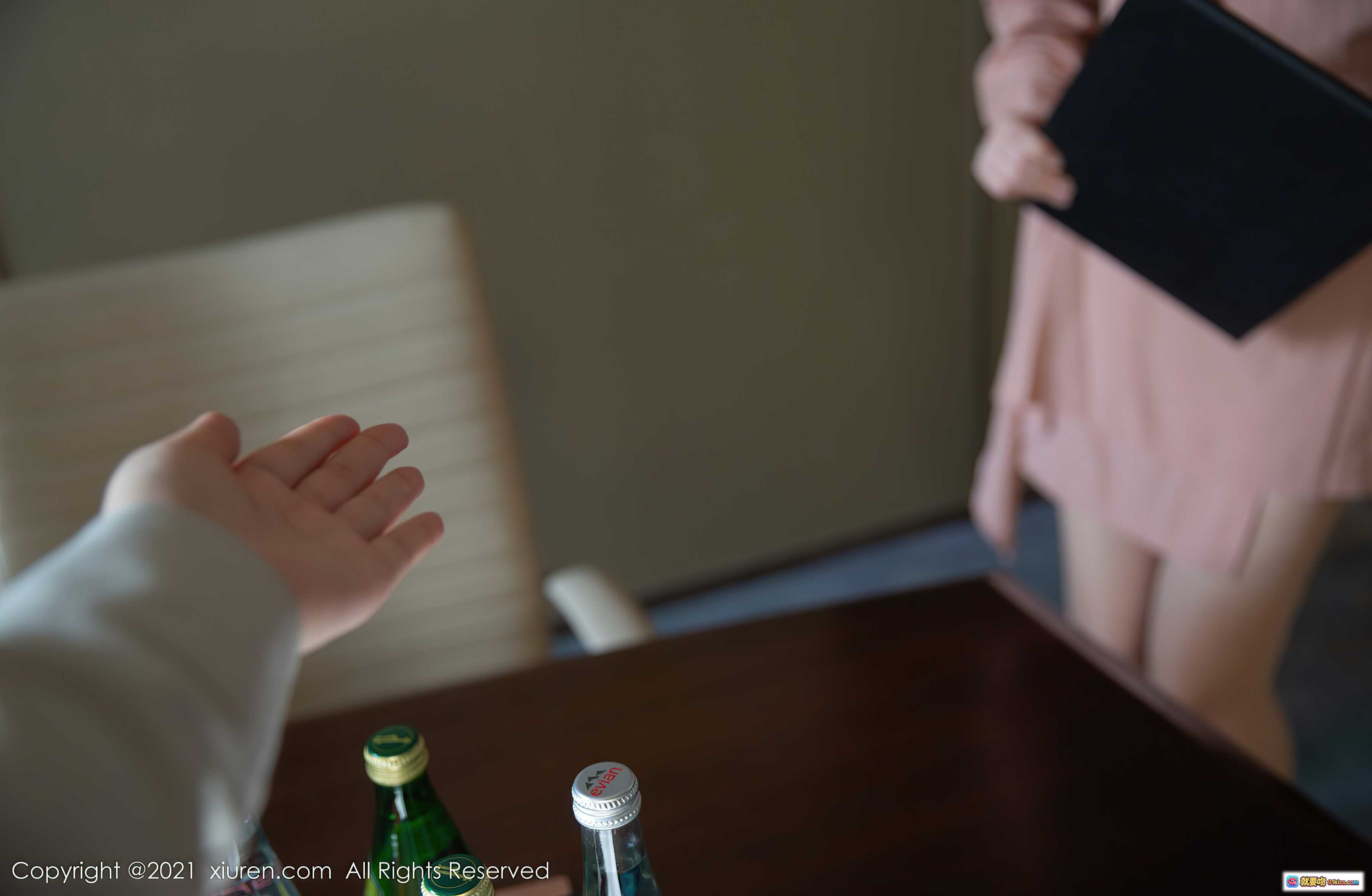 图片[3] - 剧组面试处白板标识_室内场景_手写中文标语_摄影棚布置_秀人网2021写真花絮 - 就要吻