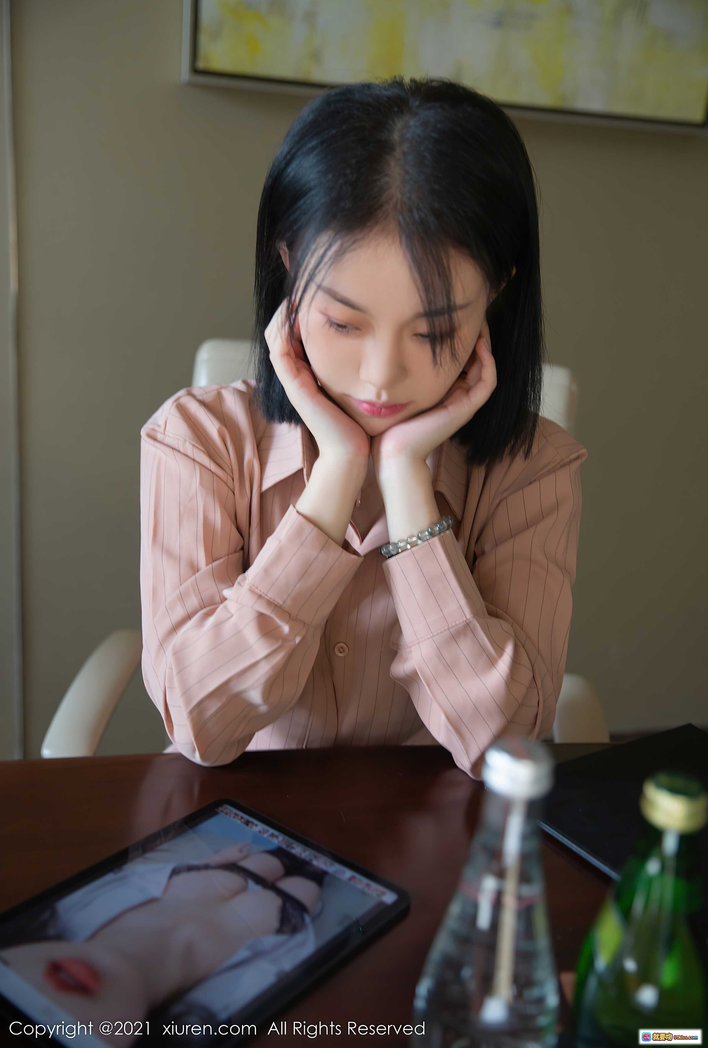 图片[8] - 剧组面试处白板标识_室内场景_手写中文标语_摄影棚布置_秀人网2021写真花絮 - 就要吻