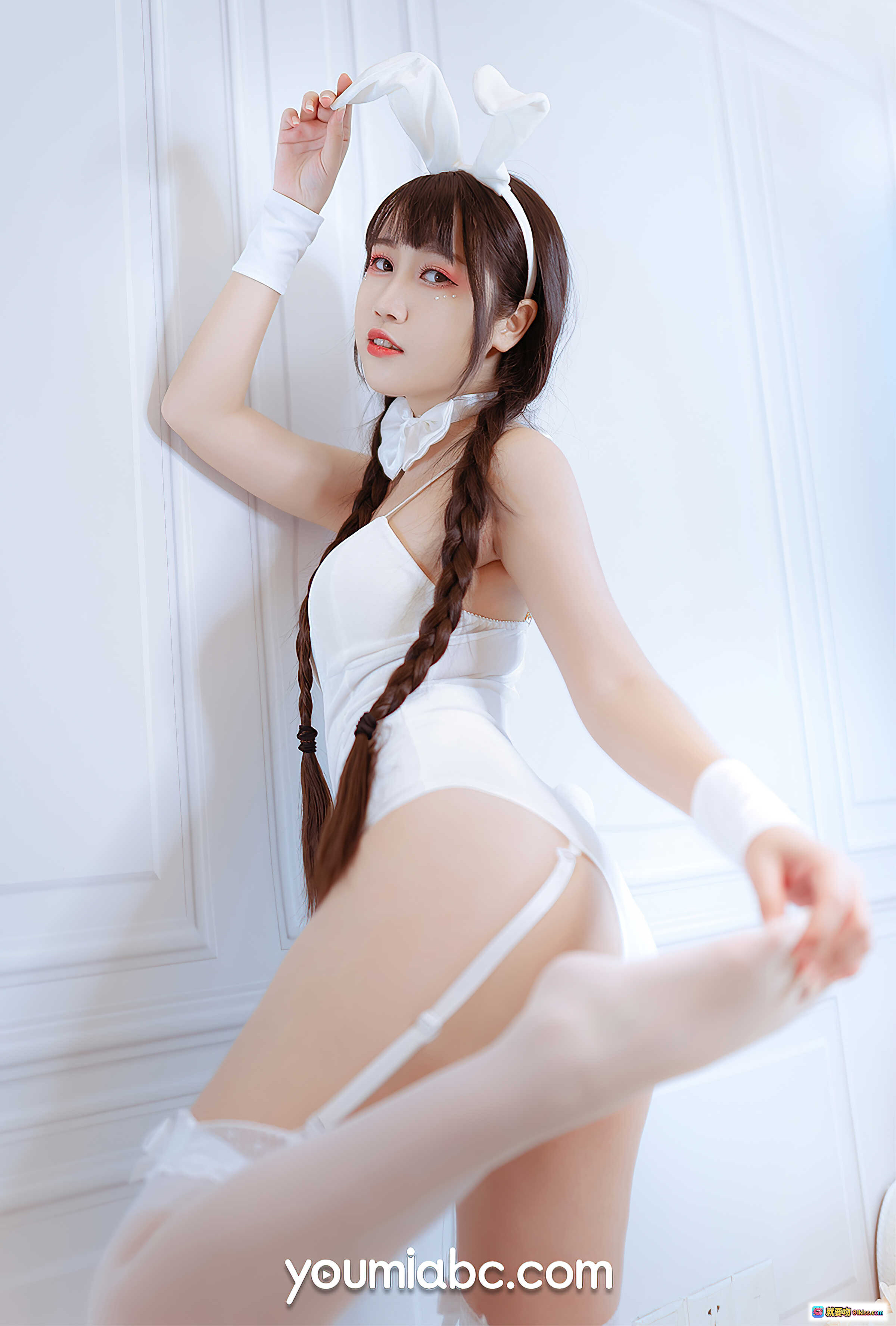 图片[8] - 白兔侍女呆猫写真 | YouMi尤蜜2021.01.29 | 白色兔耳制服+蕾丝吊袜+甜美少女风 | 室内私房摄影 - 就要吻