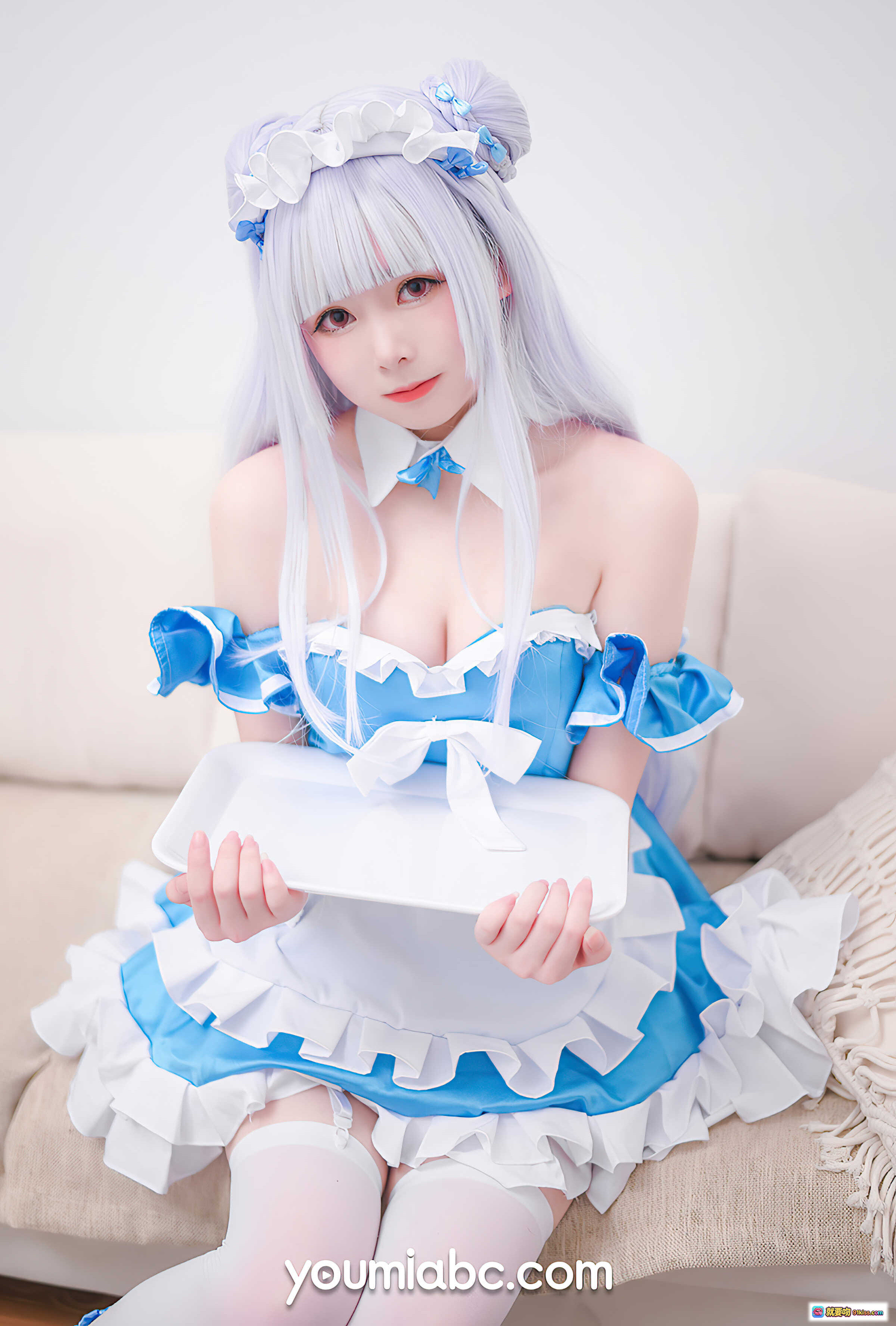 图片[10] - 小天鹅女仆cosplay 向小圆蓝白洛丽塔裙装 白发双马尾 甜美居家写真 YouMi尤蜜2020.12.22 - 就要吻