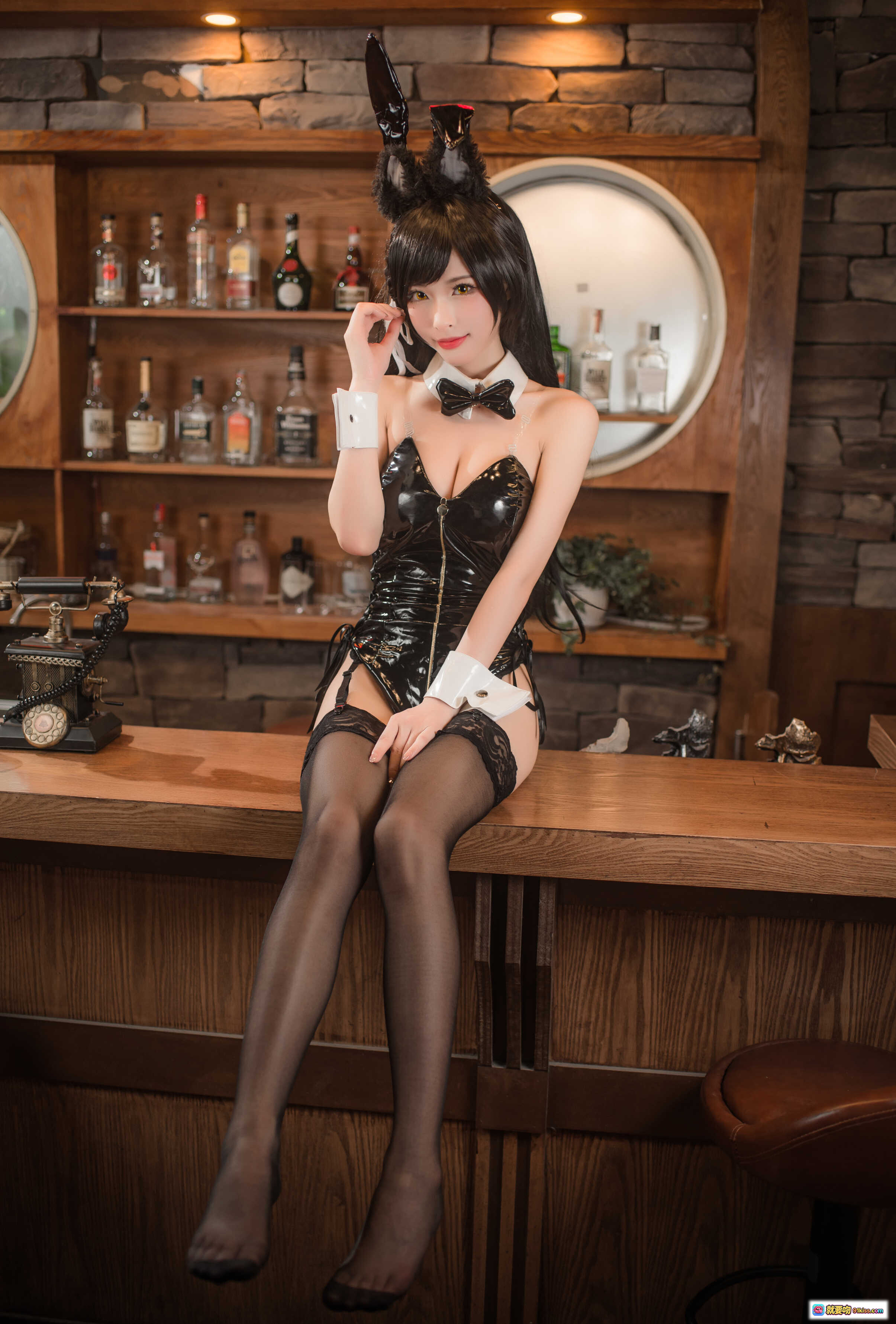 图片[2] - 清水由乃爱宕兔女郎写真NO.026 黑色蕾丝高跟诱惑 木质吧台性感姿势 42P高清图集 - 就要吻