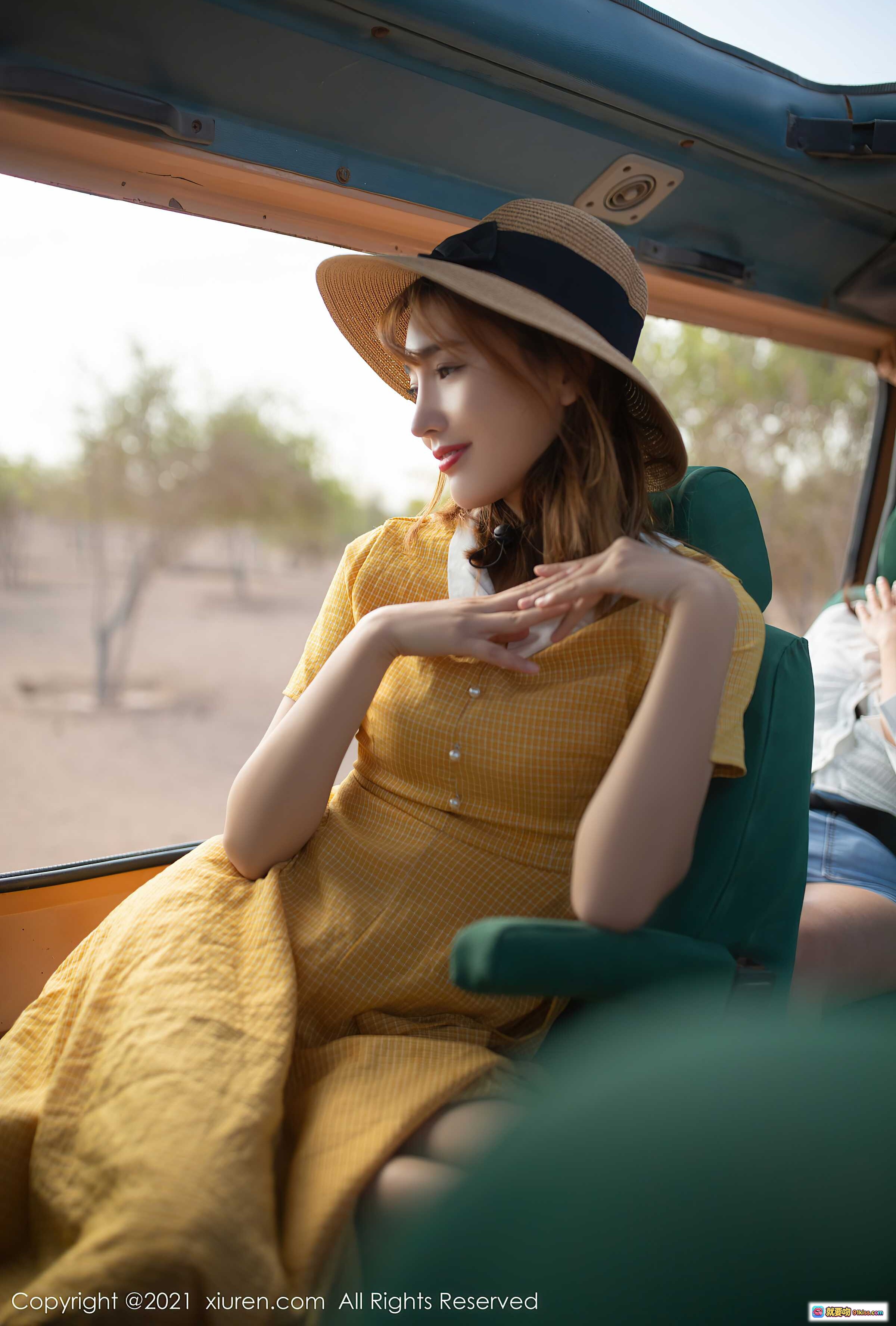 图片[4] - 陆萱萱黄色格纹衬衫草帽美腿写真 | XiuRen秀人网2021.12.09 NO.4321户外旅行风高清图集 - 就要吻