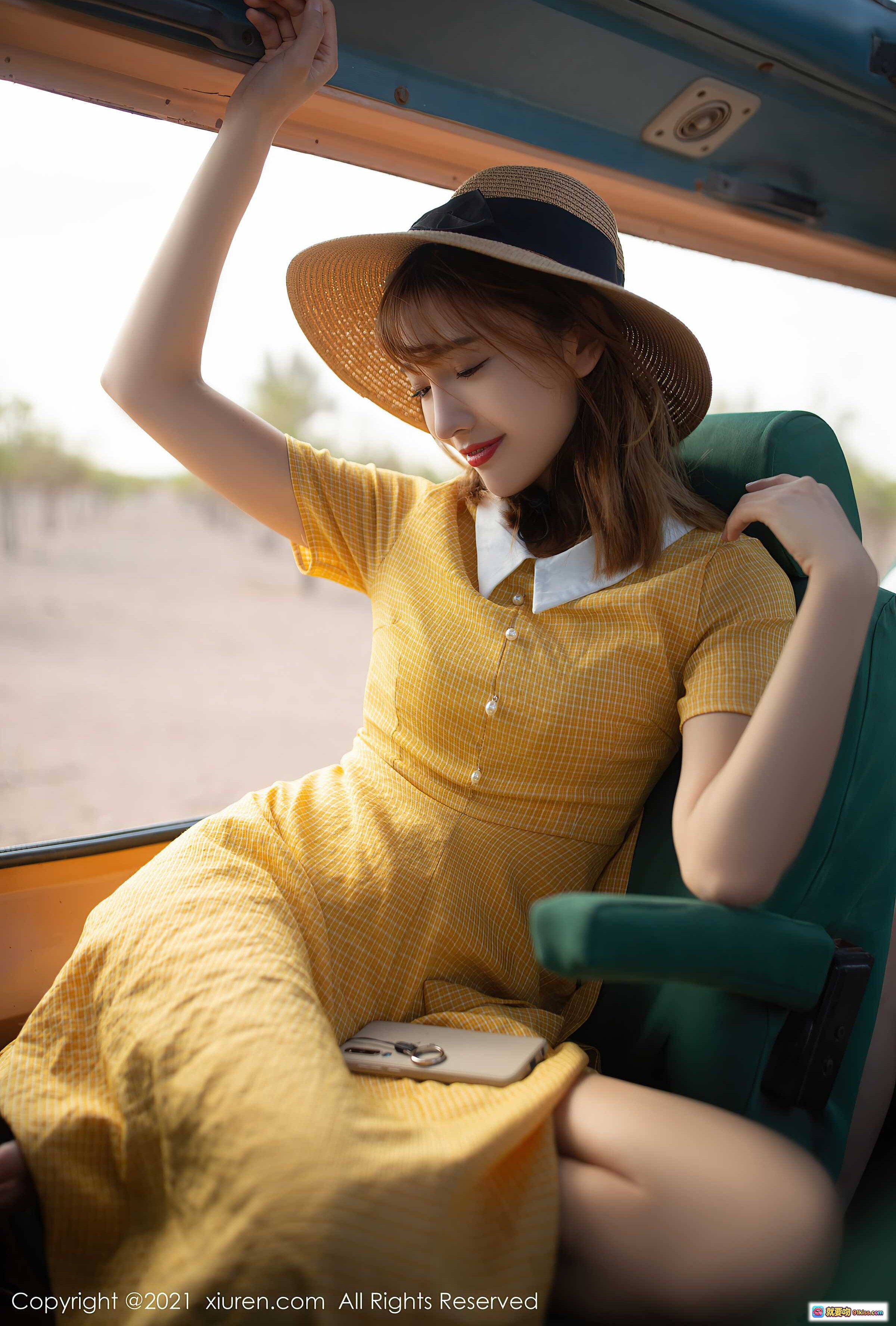 图片[3] - 陆萱萱黄色格纹衬衫草帽美腿写真 | XiuRen秀人网2021.12.09 NO.4321户外旅行风高清图集 - 就要吻