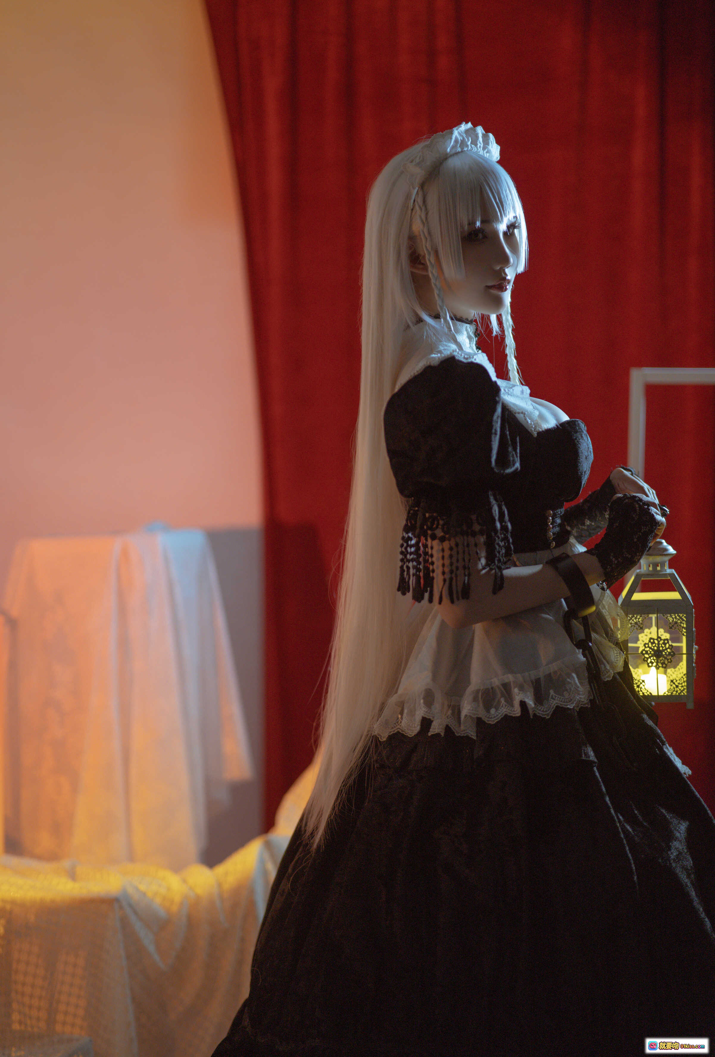 图片[7] - 花兮_honoka 赫敏+能代冬雪沁香 cosplay写真 | 白发蕾丝黑裙暗黑风 | 精致妆容手持黑玫瑰 | 36P高清美图 - 就要吻