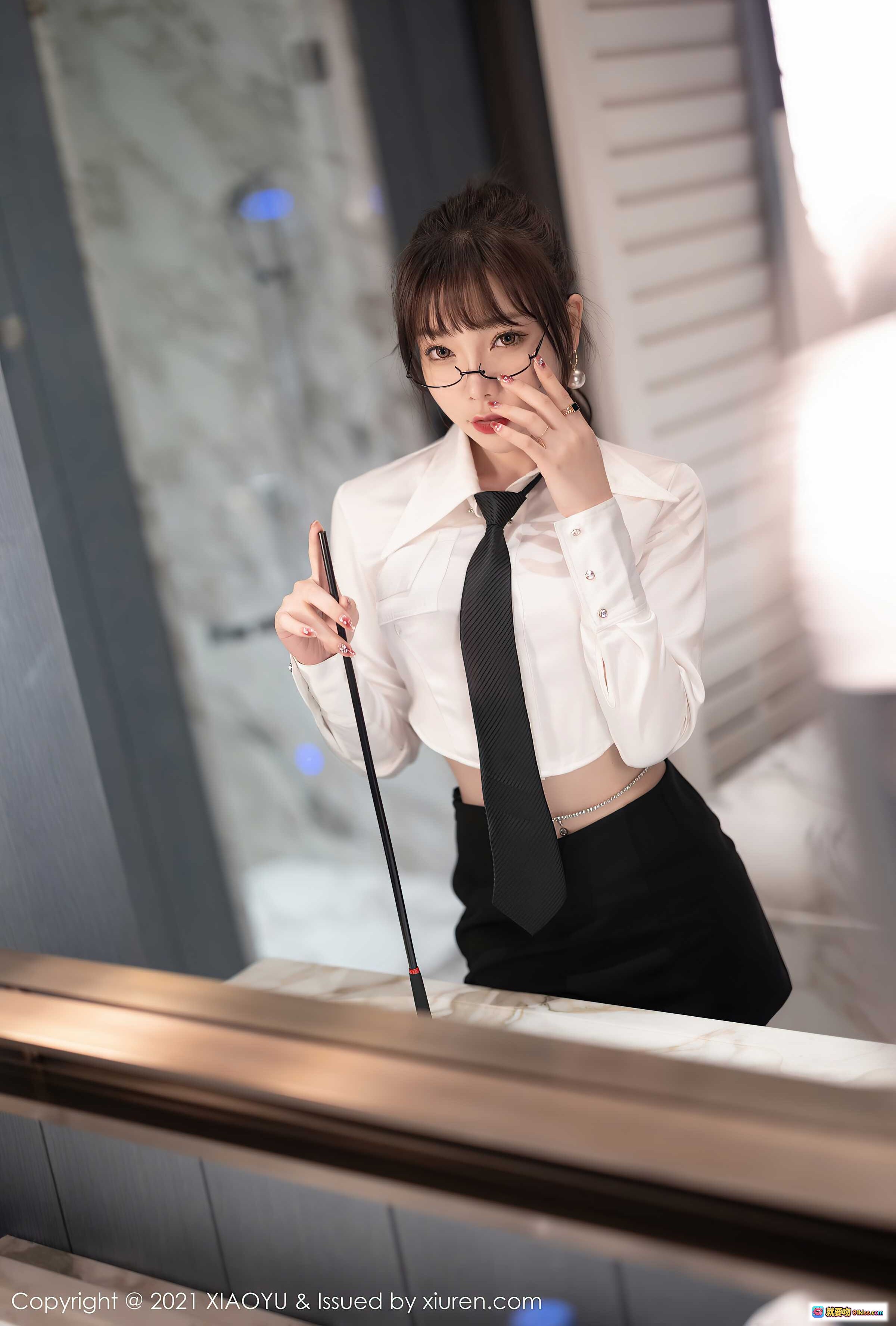 图片[6] - 芝芝Booty御姐黑丝写真 | 白衬衫短裙高跟美腿 | XiaoYu语画界2021 VOL.684优雅性感大片 - 就要吻