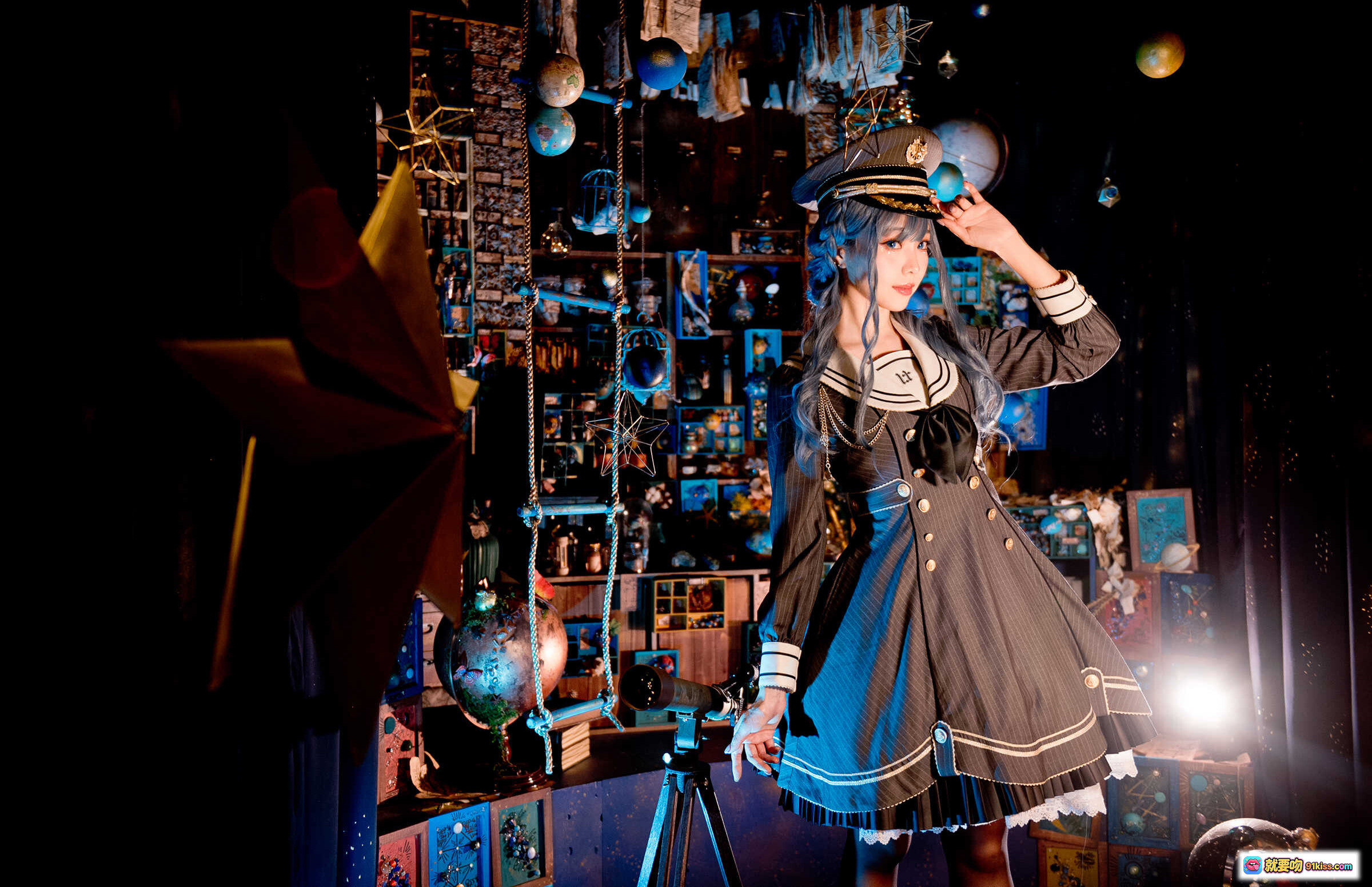 图片[9] - ElyEE子 NO.082 星际船长制服写真 | 蓝发少女奇幻书房场景 | 复古蒸汽朋克风 | 精致海军领裙装 | 暗调光影氛围感大片 - 就要吻