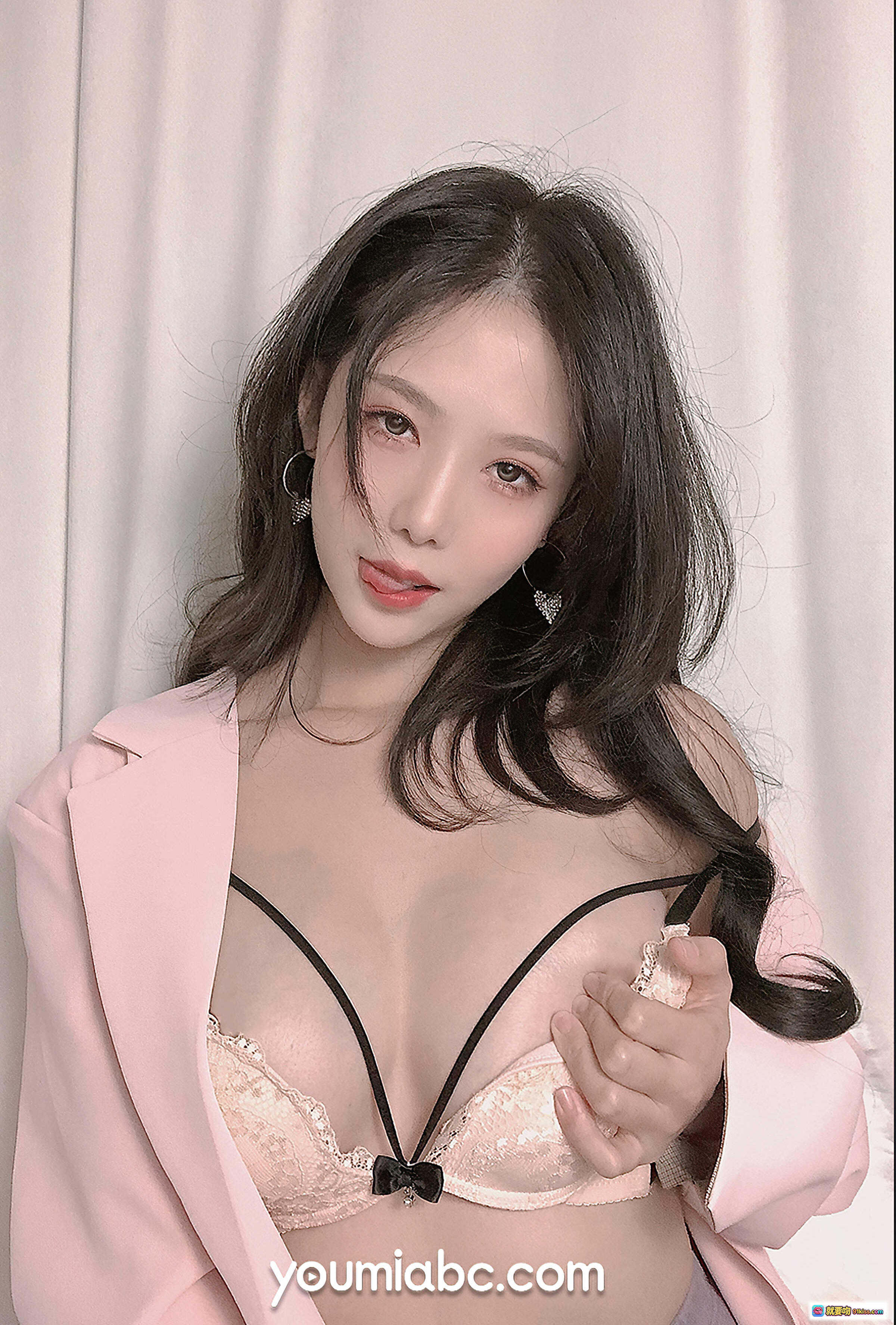 图片[8] - 桃子陷阱抖娘利世粉色西装性感写真 | YouMi尤蜜2021.07.19高清图集 - 就要吻