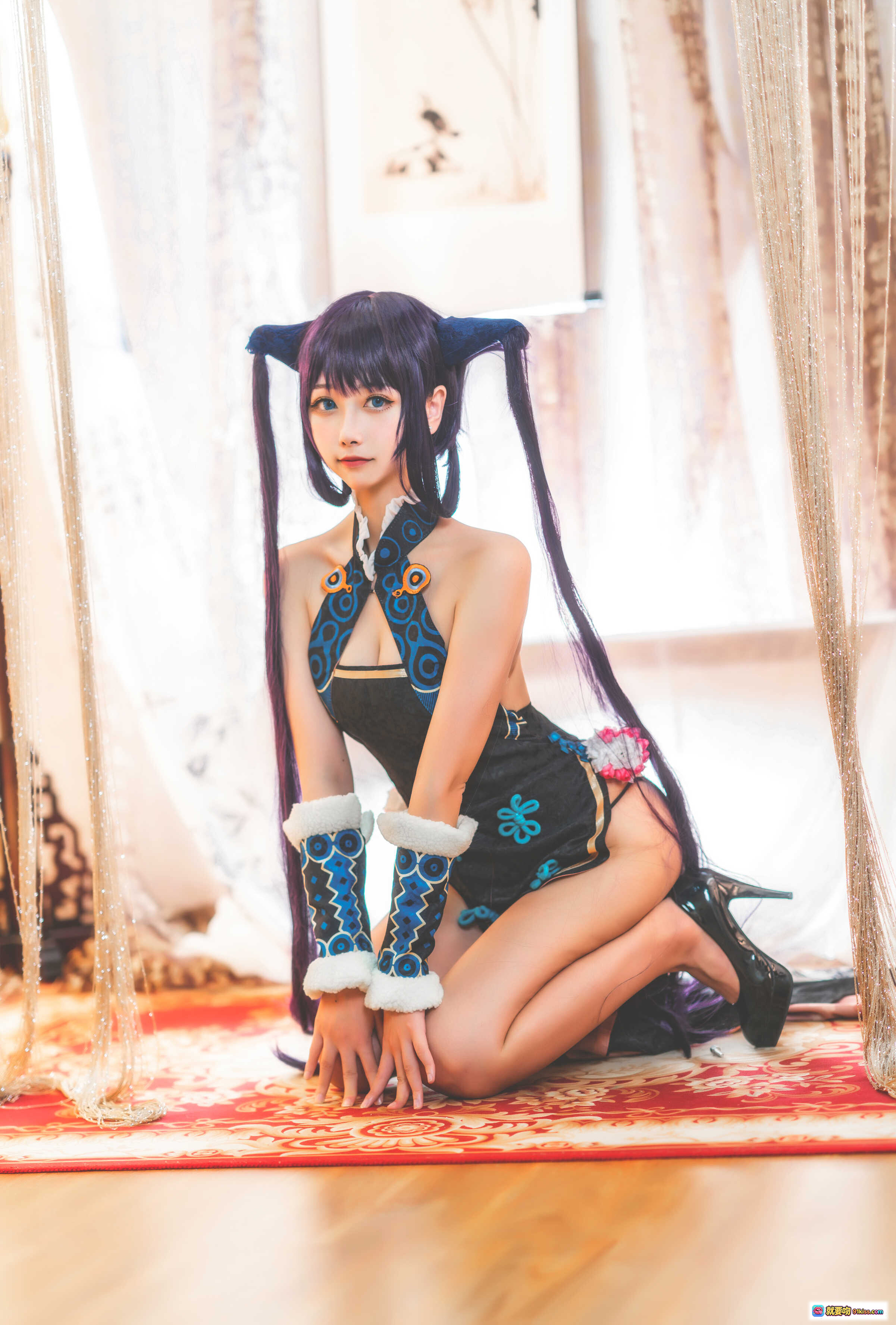 图片[9] - Momoko葵葵NO.009杨贵妃Cosplay写真｜黑蓝古风泳装+双马尾猫耳+毛绒袖套+精致刺绣+12P高清图集 - 就要吻