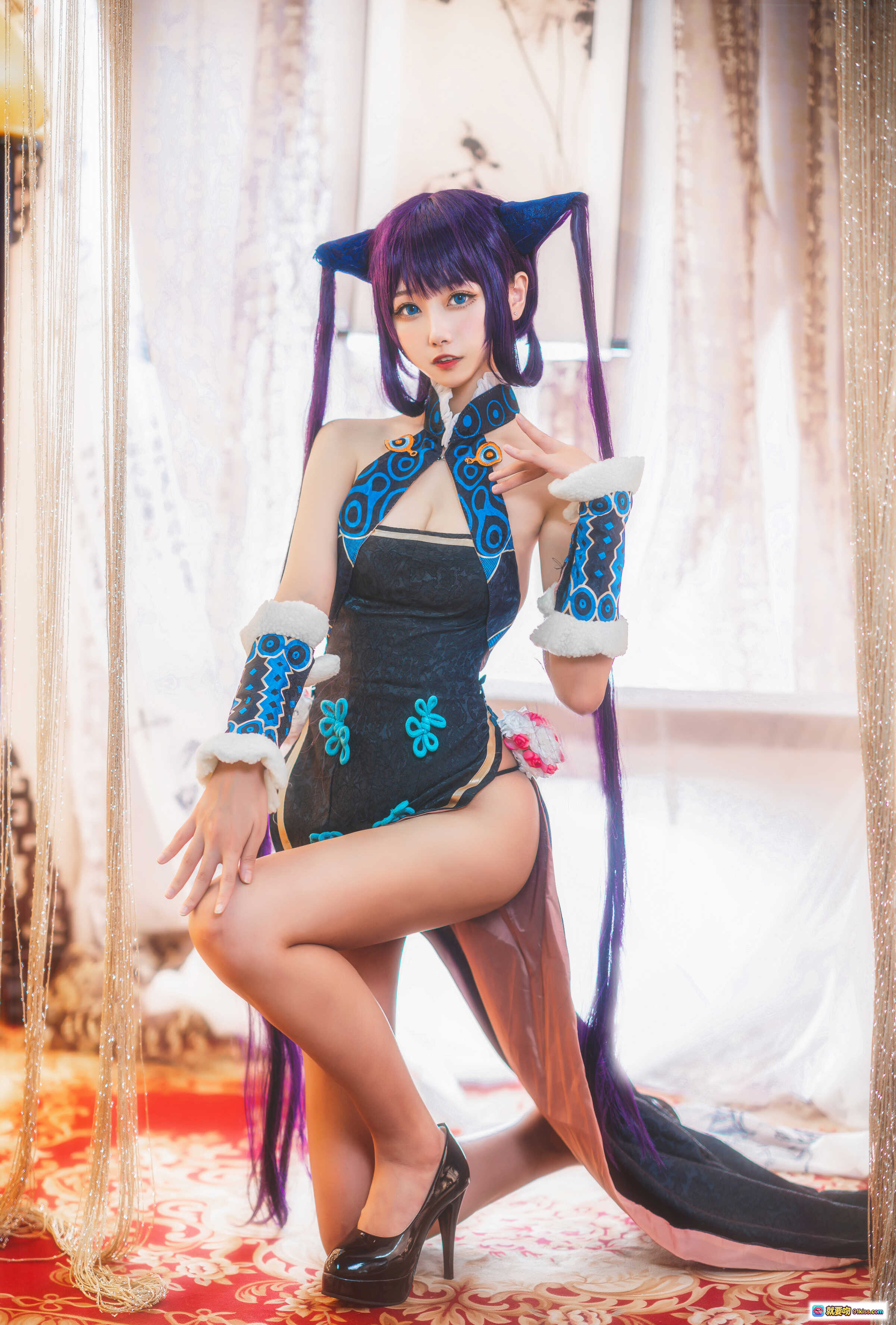 图片[10] - Momoko葵葵NO.009杨贵妃Cosplay写真｜黑蓝古风泳装+双马尾猫耳+毛绒袖套+精致刺绣+12P高清图集 - 就要吻